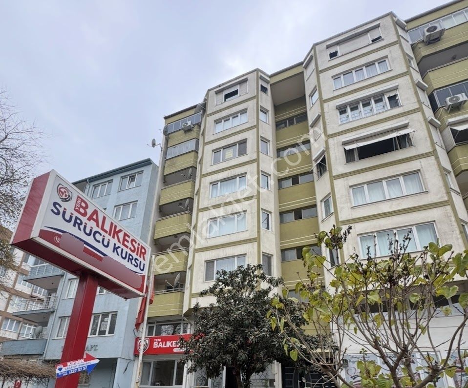 Taha Ergin Gayrimenkulden İzmir Yoluna Sıfır Çift Cepheli 3+1!!