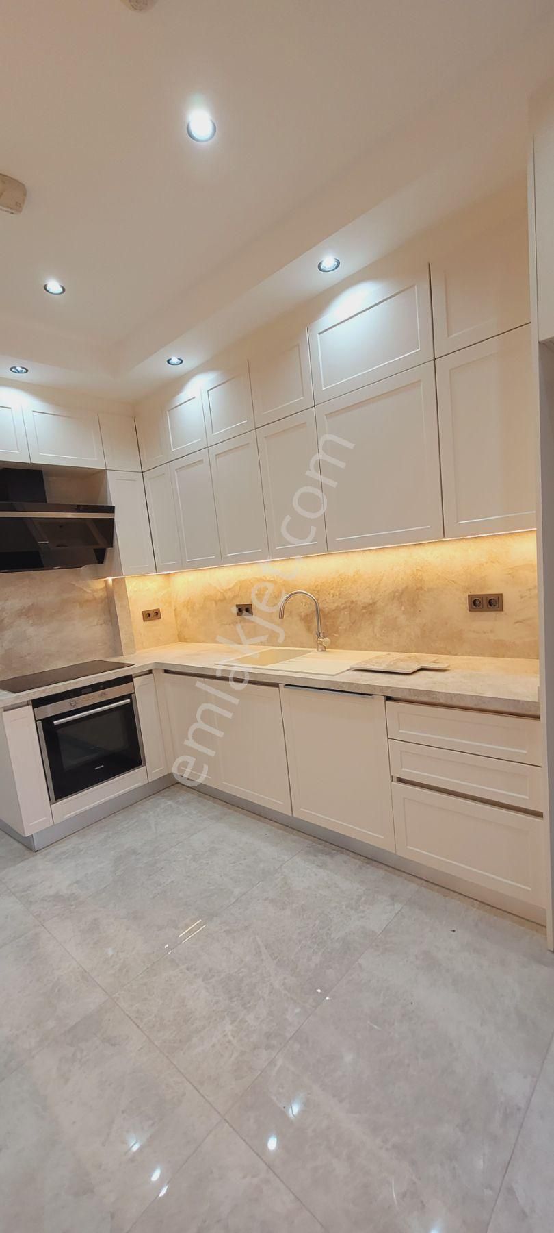 Ethemefendi Caddesinde Havuzlu Net 120m2 Olan 3+1 - Görsel 4