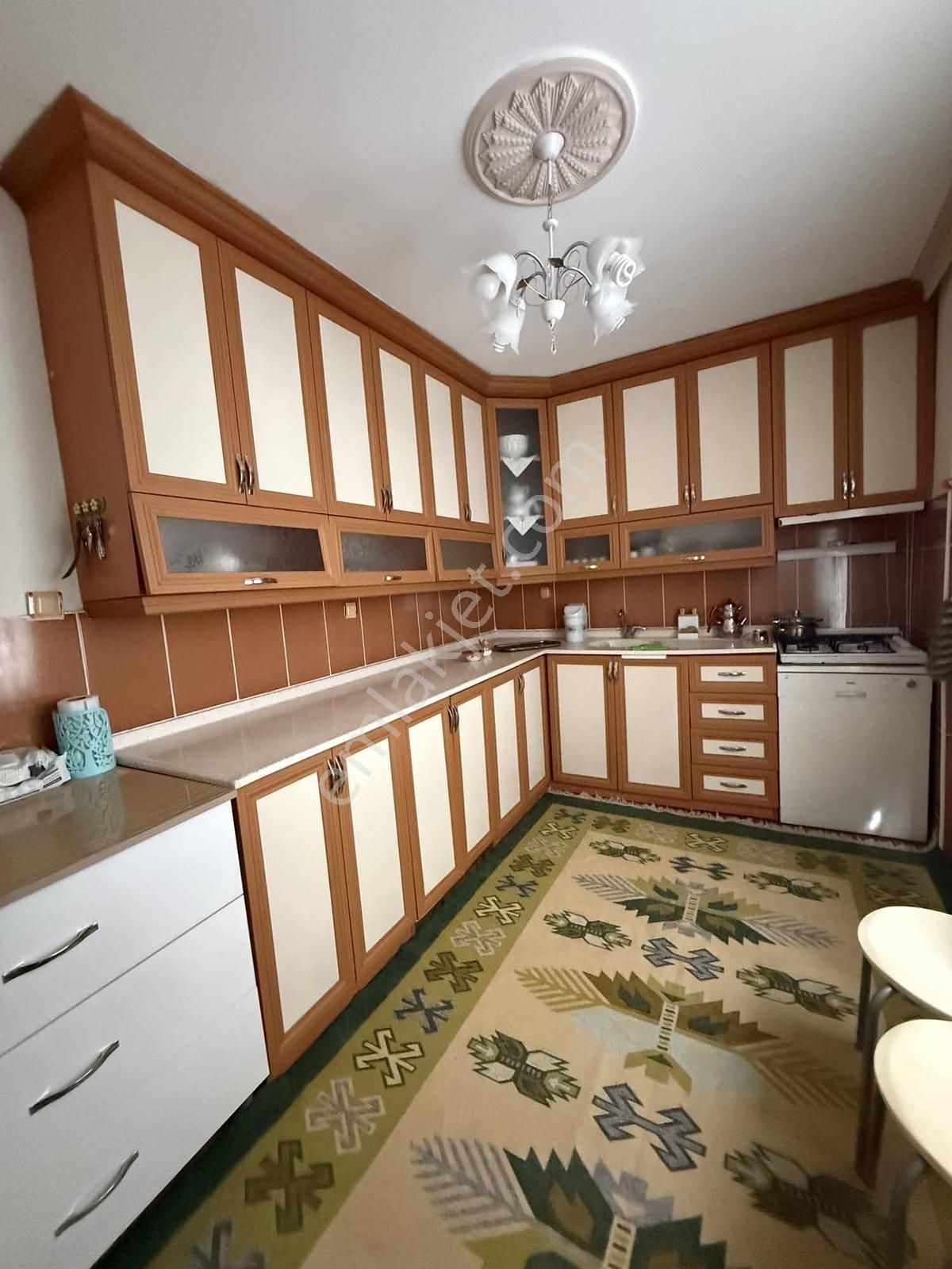 Yeşıloba'da 2 Katlı Müstakıl Satılık Daıre