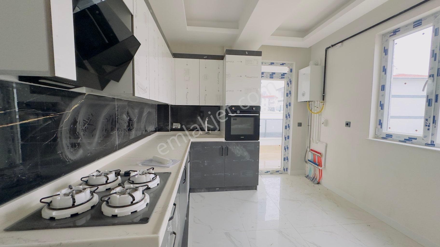 Kc Emlaktan Ara Kat Okul Hastane Yanı Sıfır 3+1 Kiralık Daire - Görsel 2