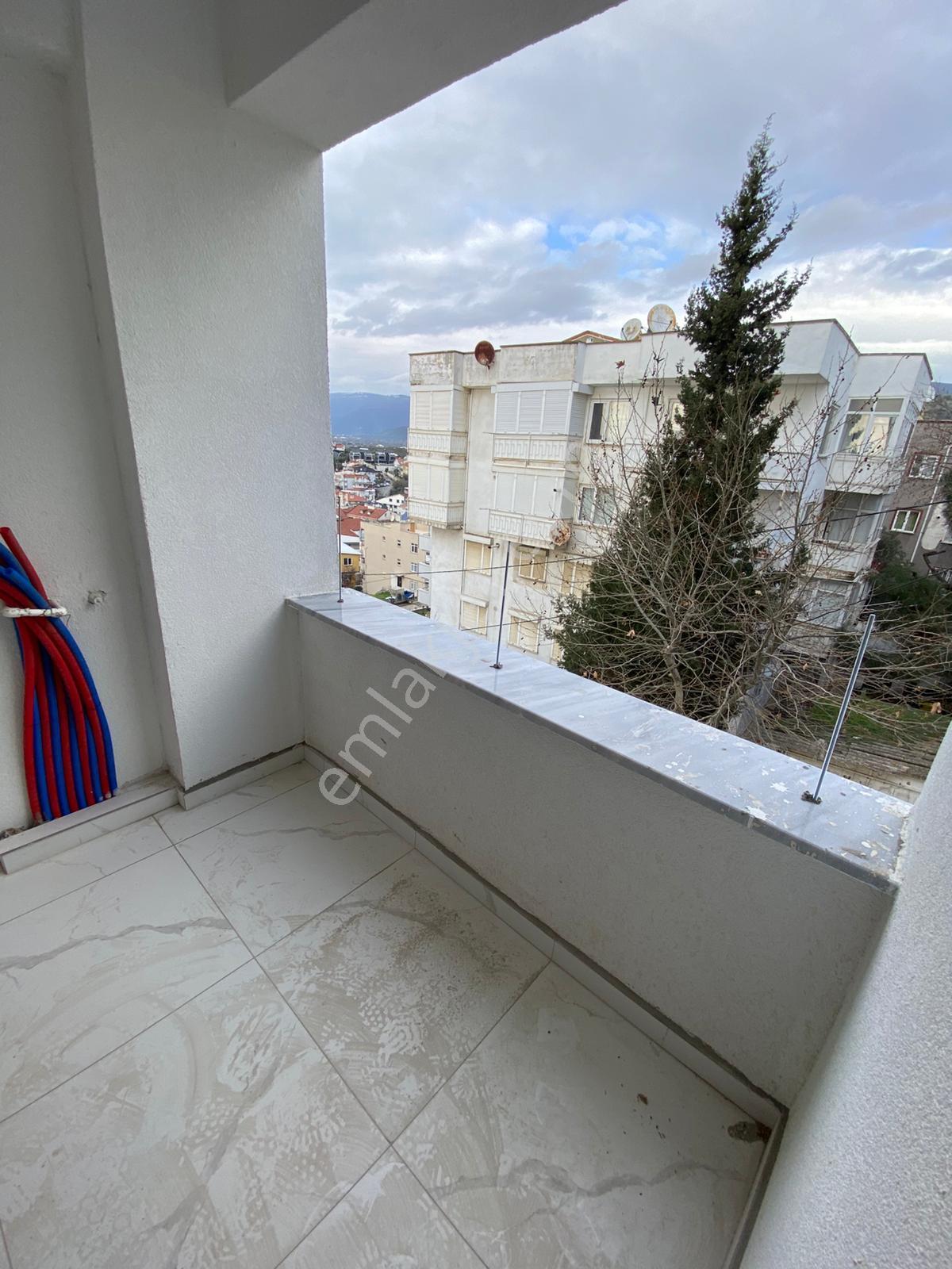 Erdek Atatürk Mahallesi'nde Full Deniz Manzaralı 2+1 Satılık - Görsel 3