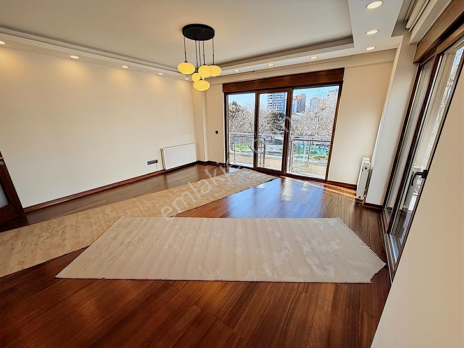 Utku'dan Caddebostan 60.yıl Park Manzaralı Balkonlu 2+1 Daire - Görsel 8