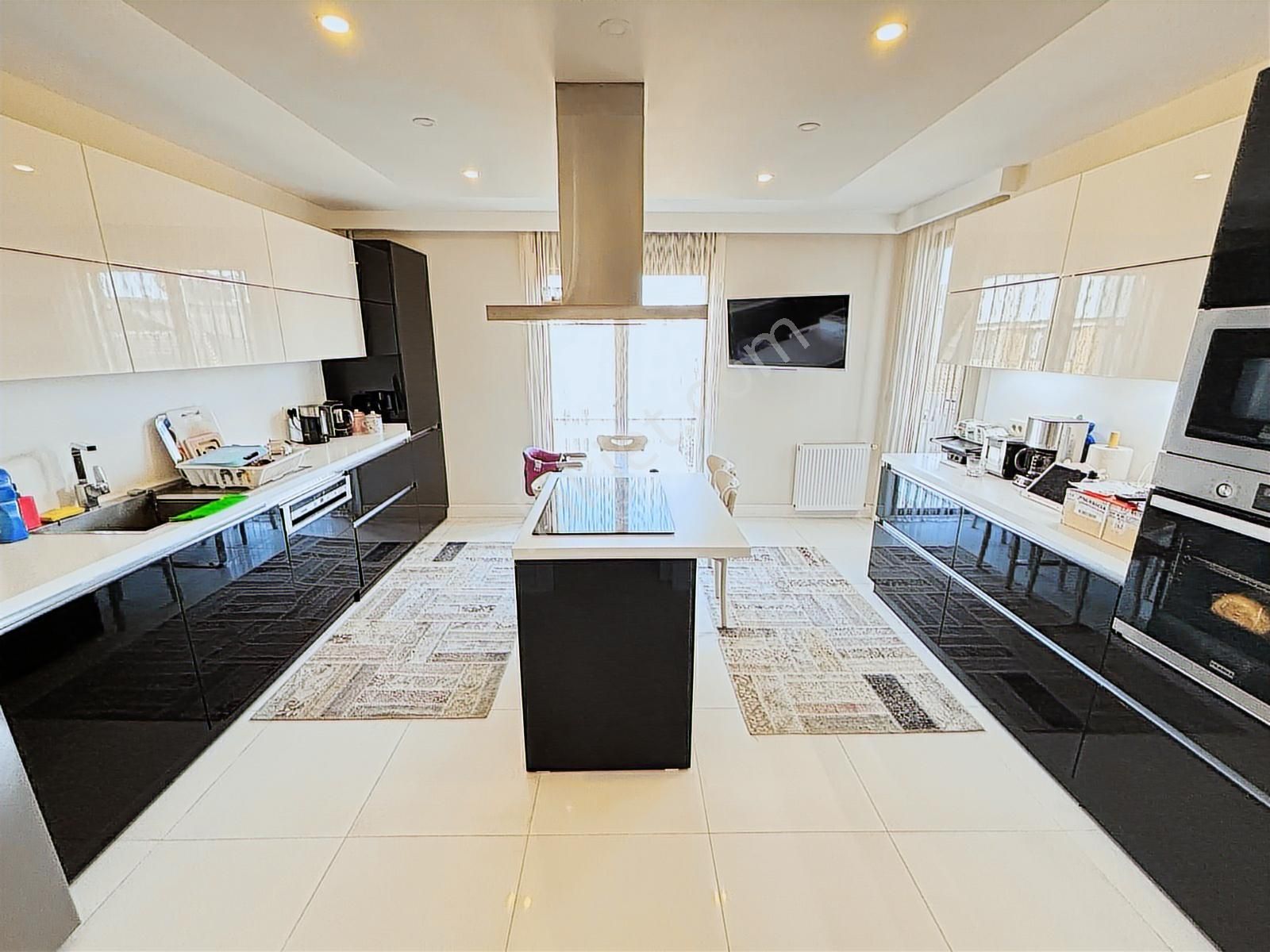 Utkudan Suadiyede 125 M2 Ultra Lüks Balkonlu Satılık 3+1 Daire - Görsel 17