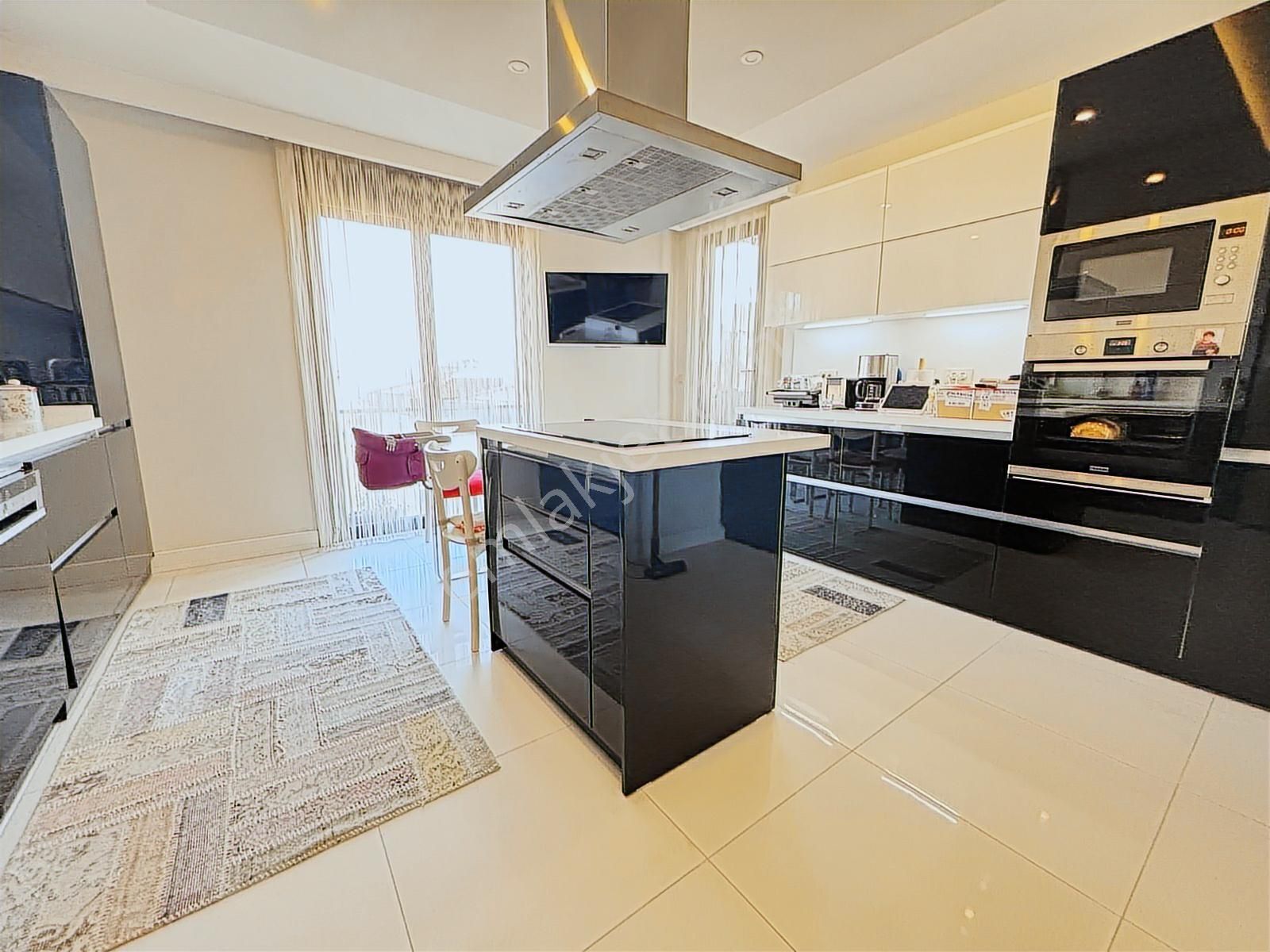 Utkudan Suadiyede 125 M2 Ultra Lüks Balkonlu Satılık 3+1 Daire - Görsel 15