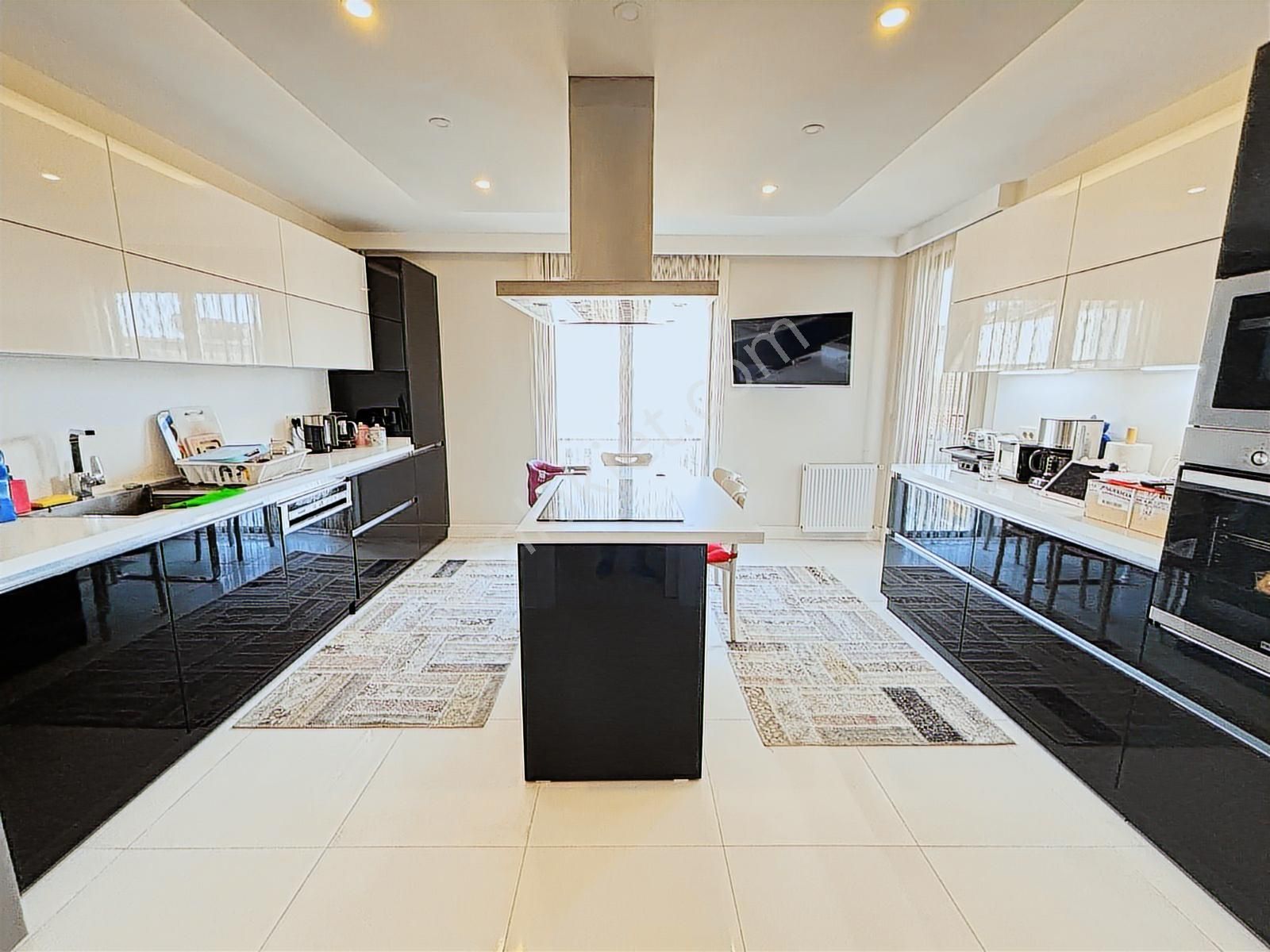 Utkudan Suadiyede 125 M2 Ultra Lüks Balkonlu Satılık 3+1 Daire - Görsel 2