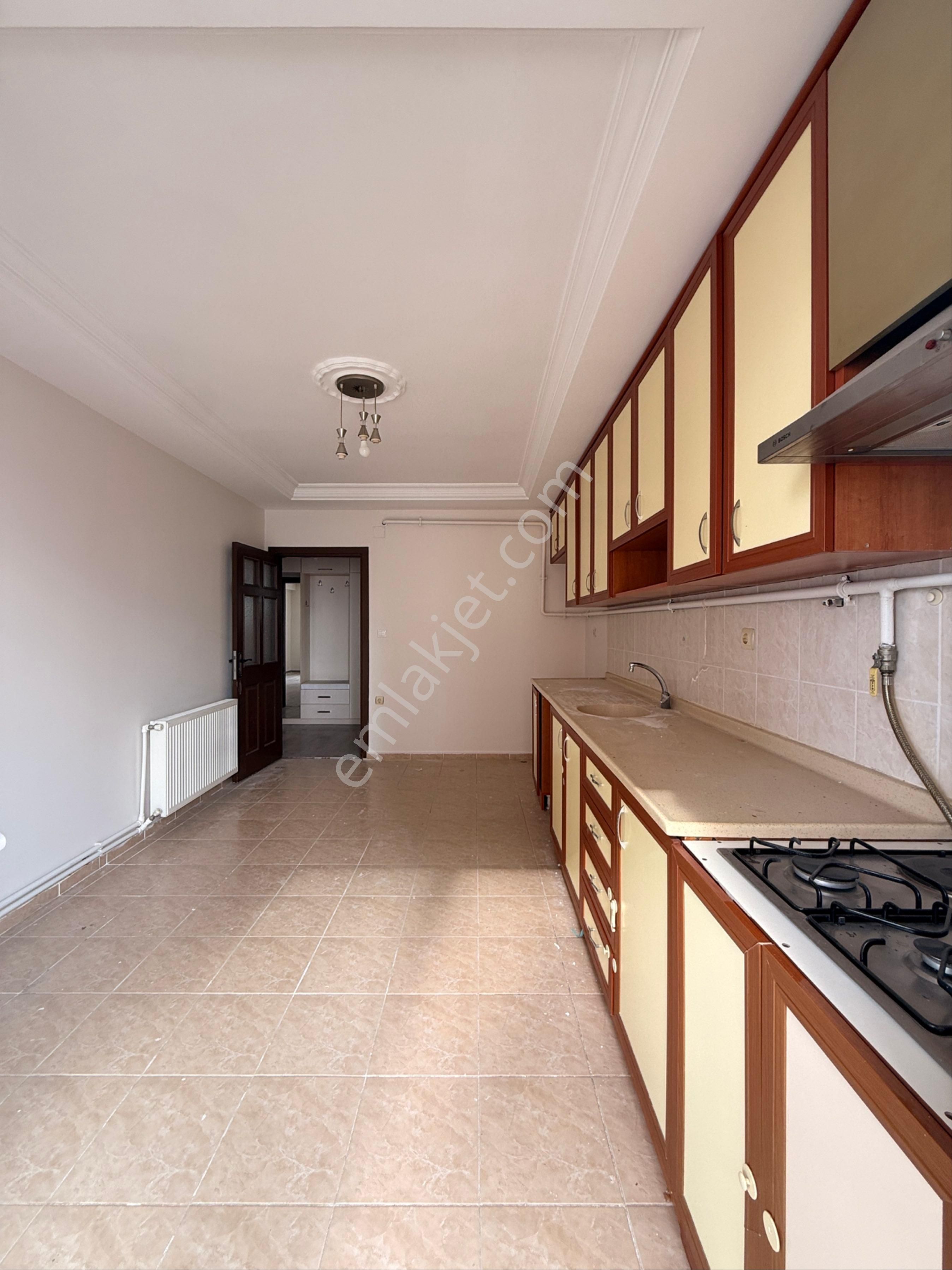 Remint’den Turgut Özal Bulvarı İkinci Parsel Geniş 3+1 Kapalı Mutfak Doğalgazlı Satılık Hasarsız - Görsel 2