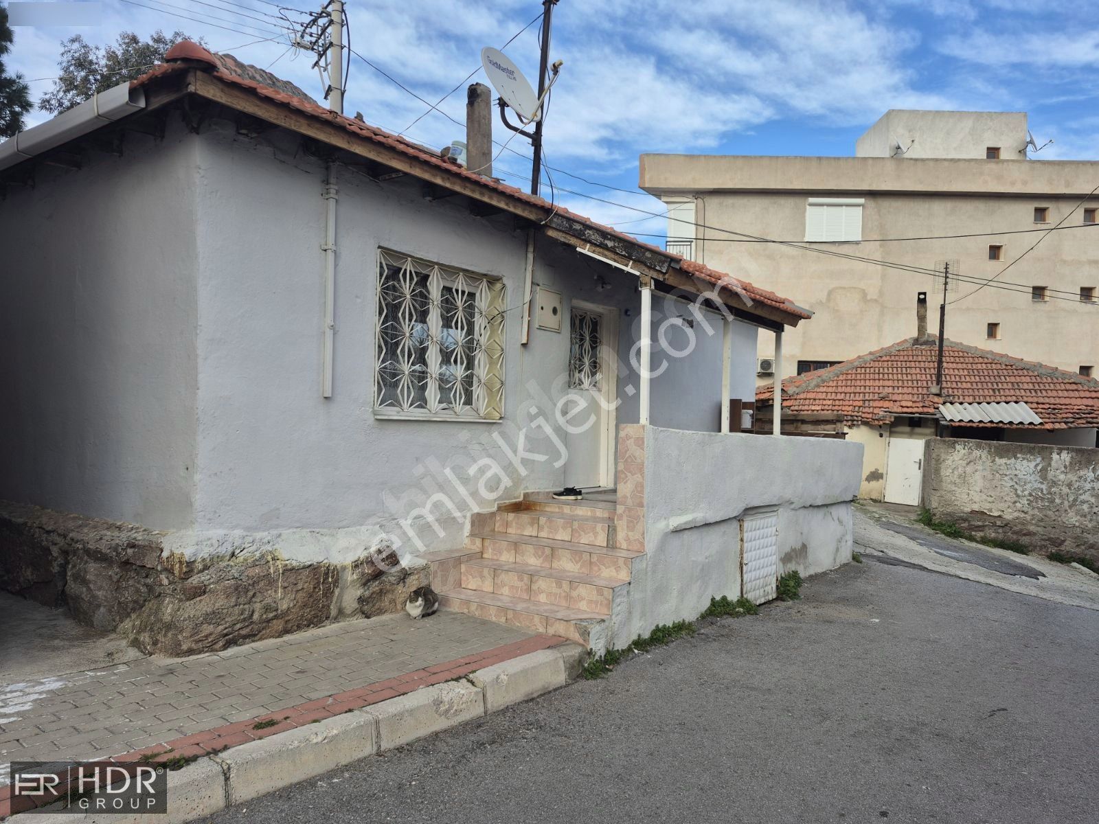 Çiğli Güzeltepede Satılık Müstakil Ev