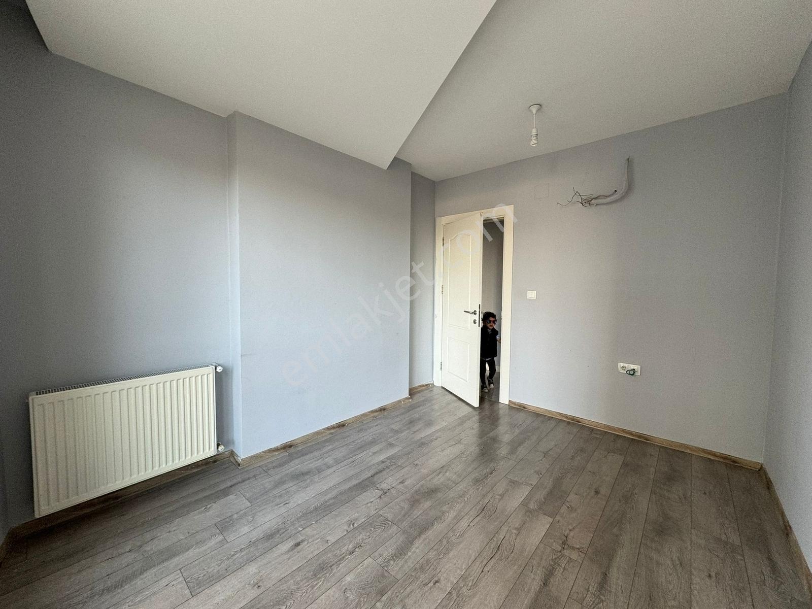 Tellidere Blv Üzeri/9yaş/site/3+1/k.mutfak/ç.banyo/g.odalı/havuz - Görsel 18