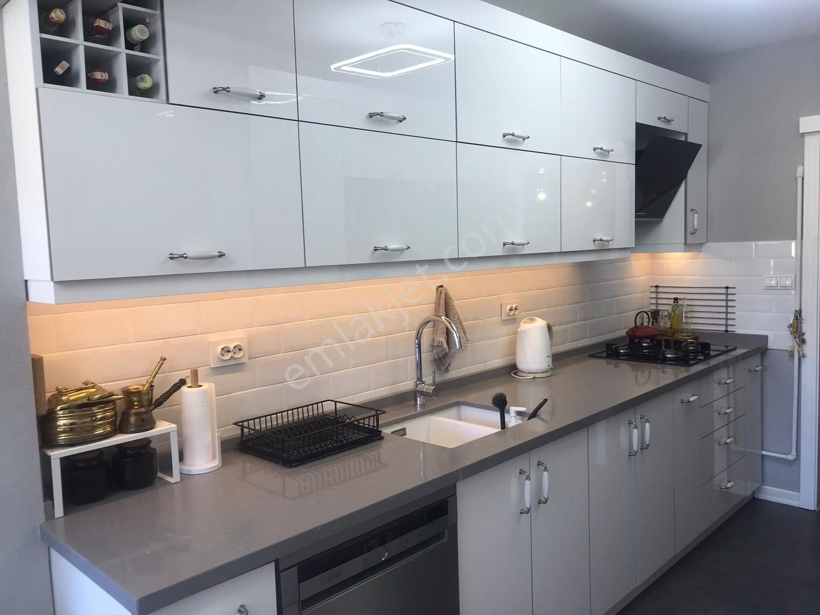 Koru Metro Karşısı Mükemmel Konumda Lüx Yapılı Ara Kat 3+1 - Görsel 15