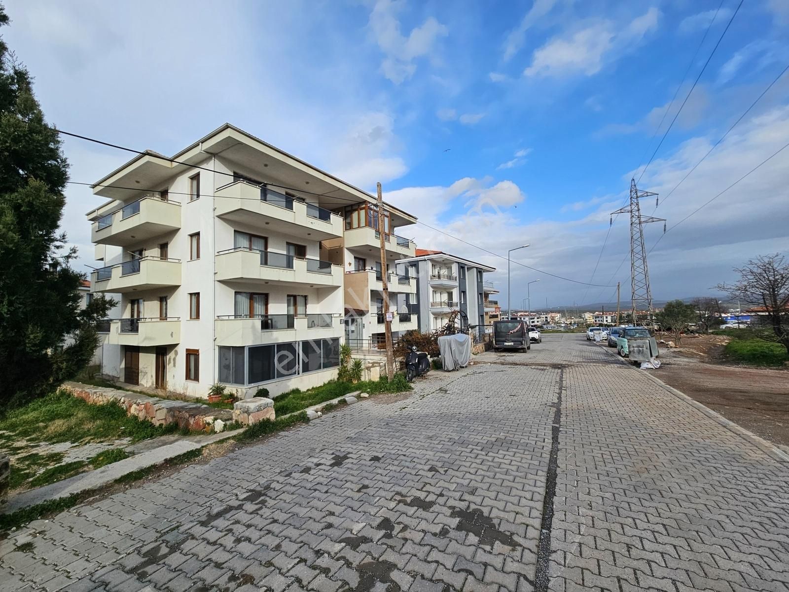 150 Evler Mah. Satılık Bahçe Kullanımlı Yüksek Giriş 3+1 Daire