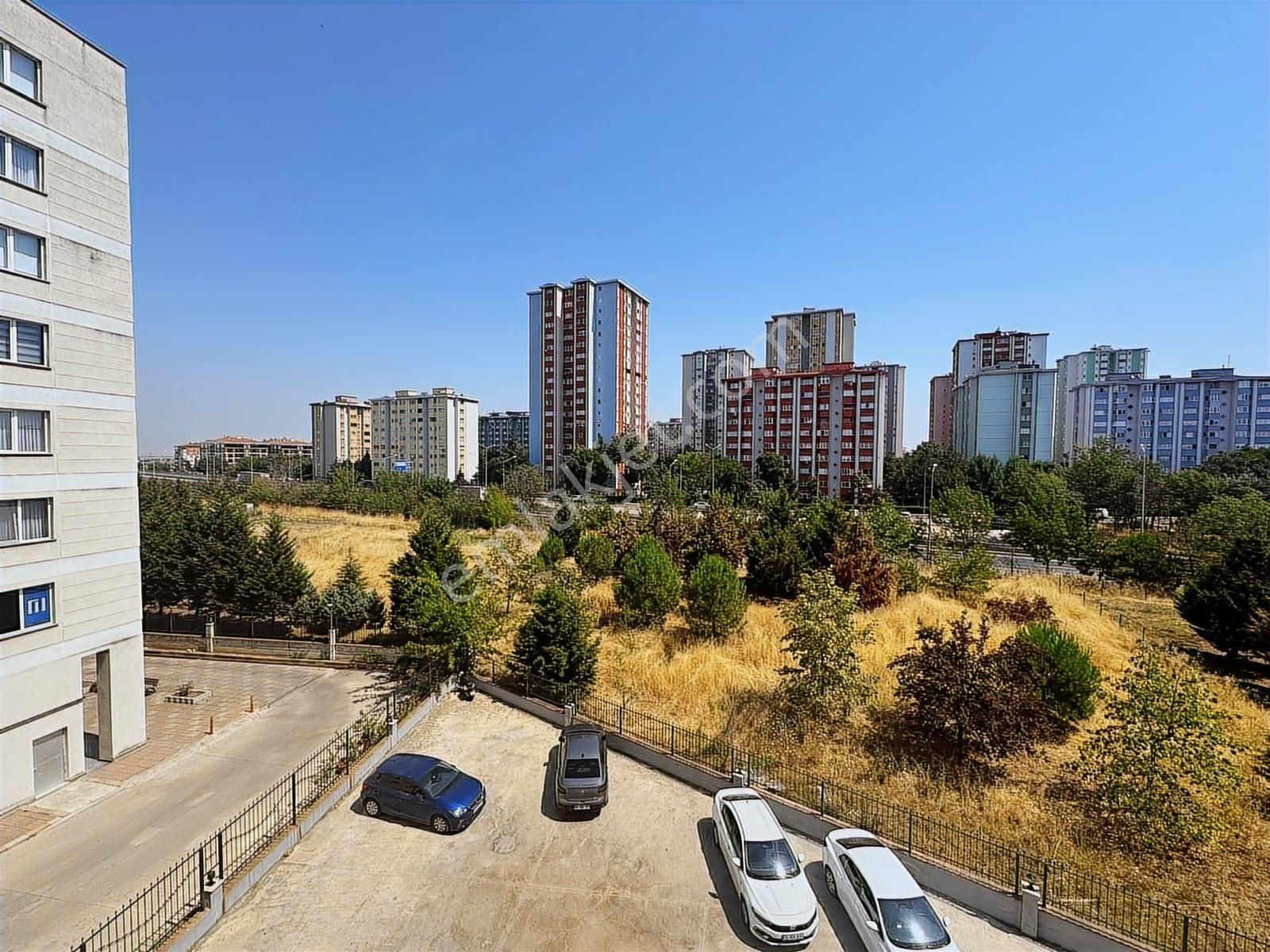 Redstone'dan Kılıçoğlu Danış Towers'ta Kiralık 2+1 Ofis