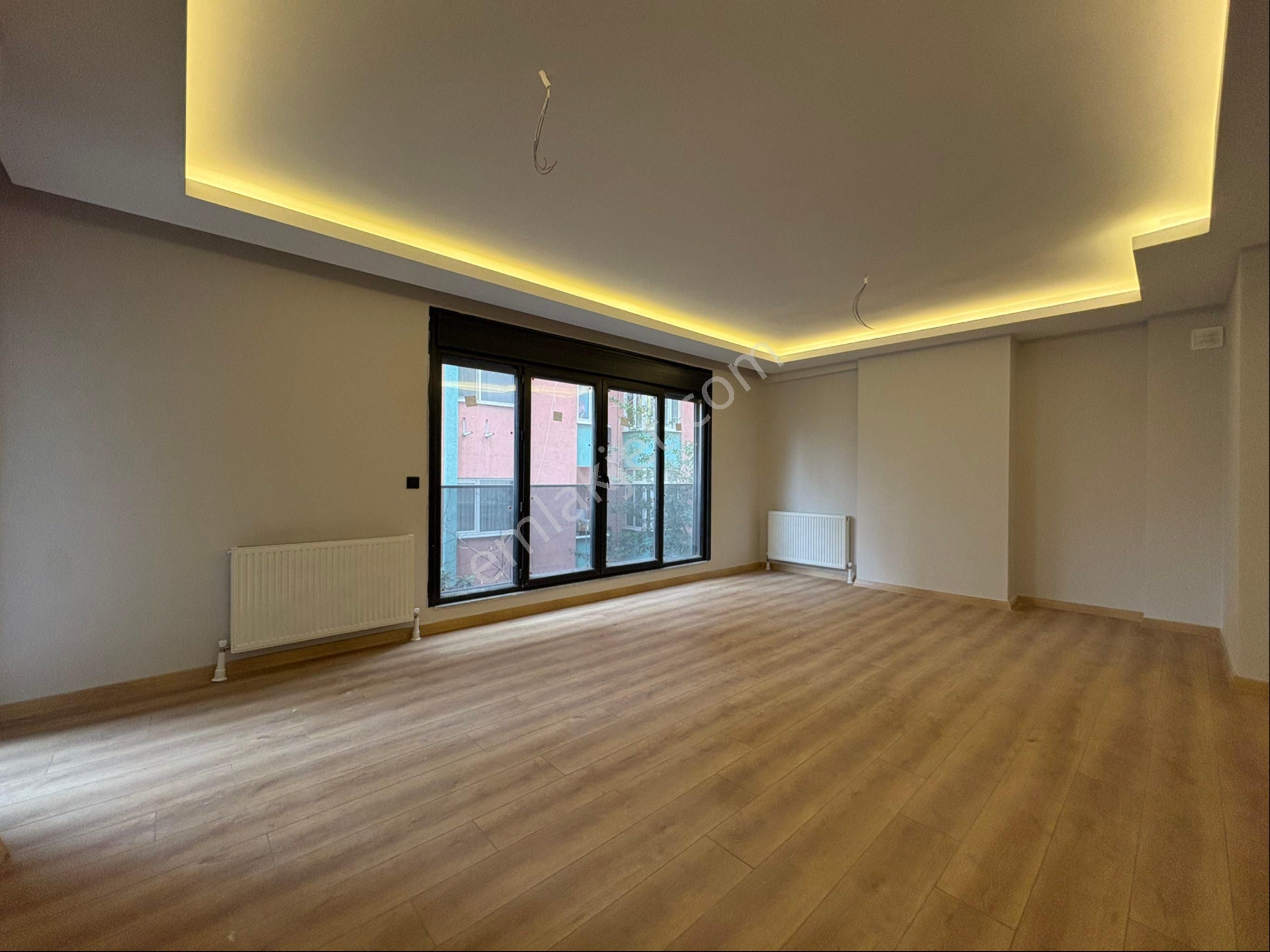 Göztepede F.kerim Gökay Cad. Üzeri Açık Ve Kapalı Otoparklı 3+1 - Görsel 3