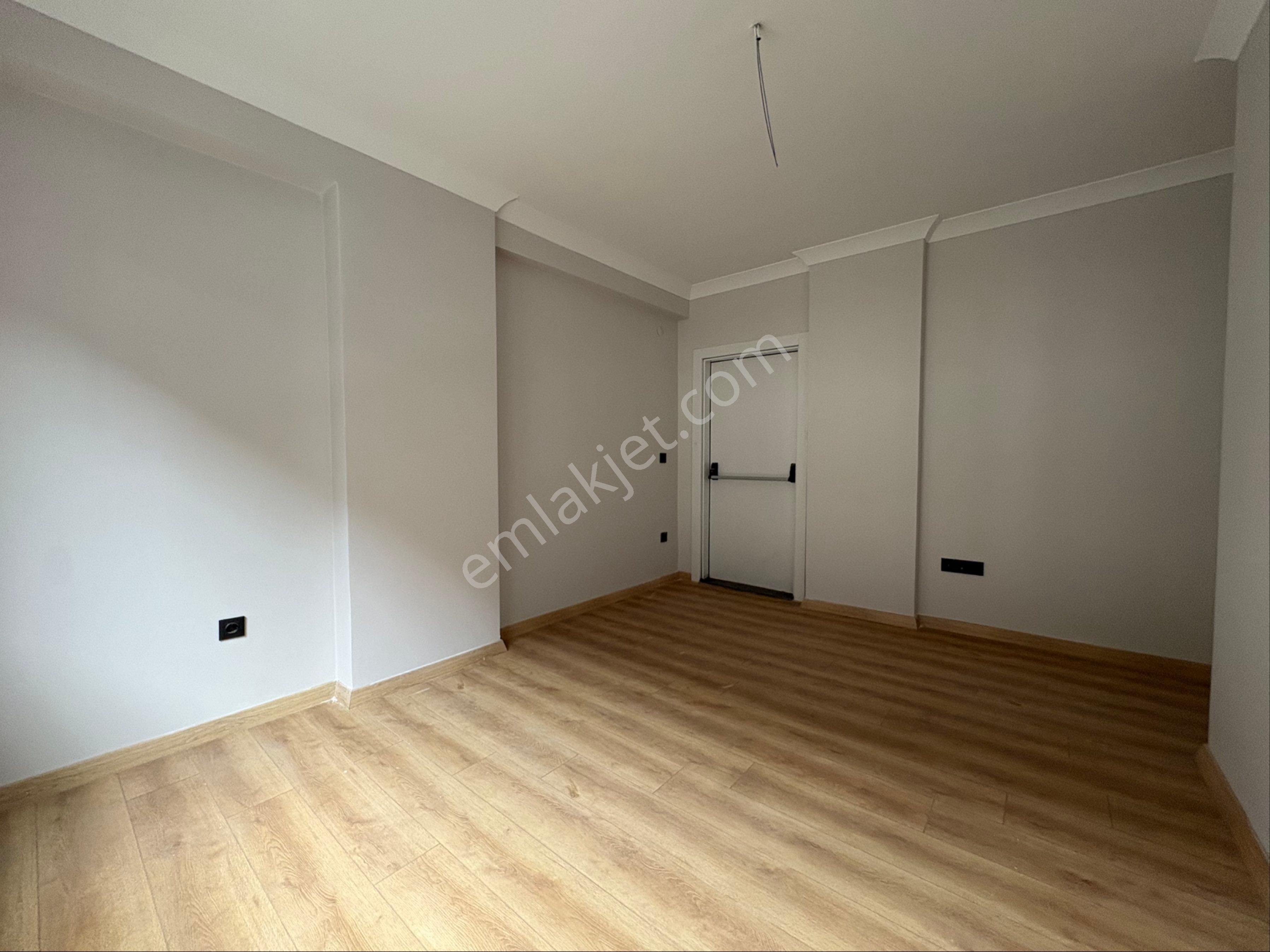 Göztepede F.kerim Gökay Cad. Üzeri Açık Ve Kapalı Otoparklı 3+1 - Görsel 25