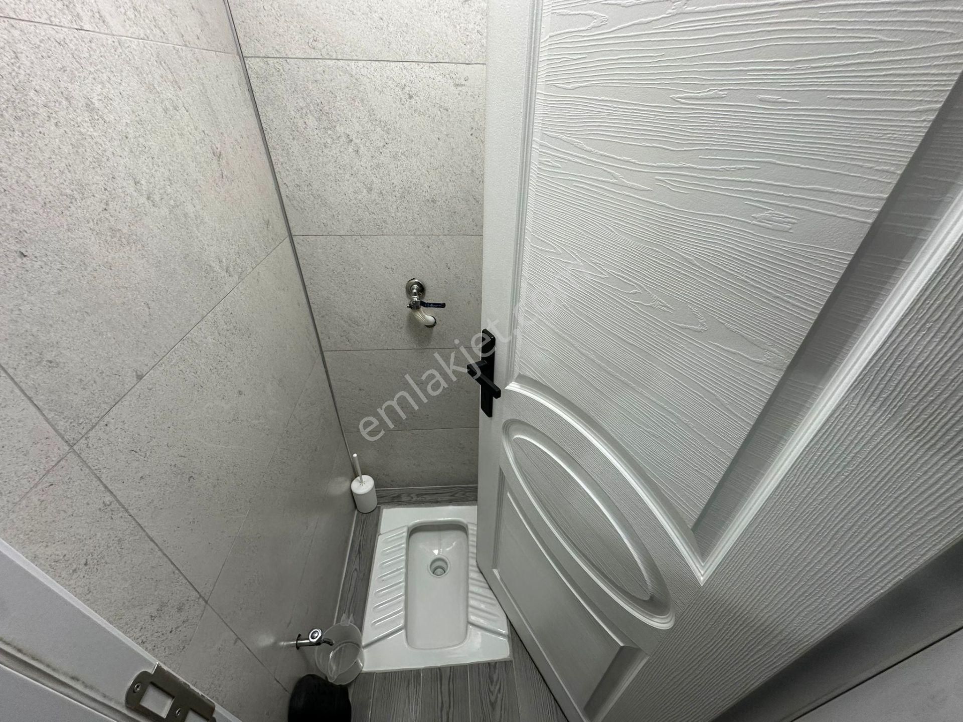 Sütlüce'de Köşe Bina Kaçırılmayacak Fırsat Bakımlı Masrafsız 2+1 - Görsel 22