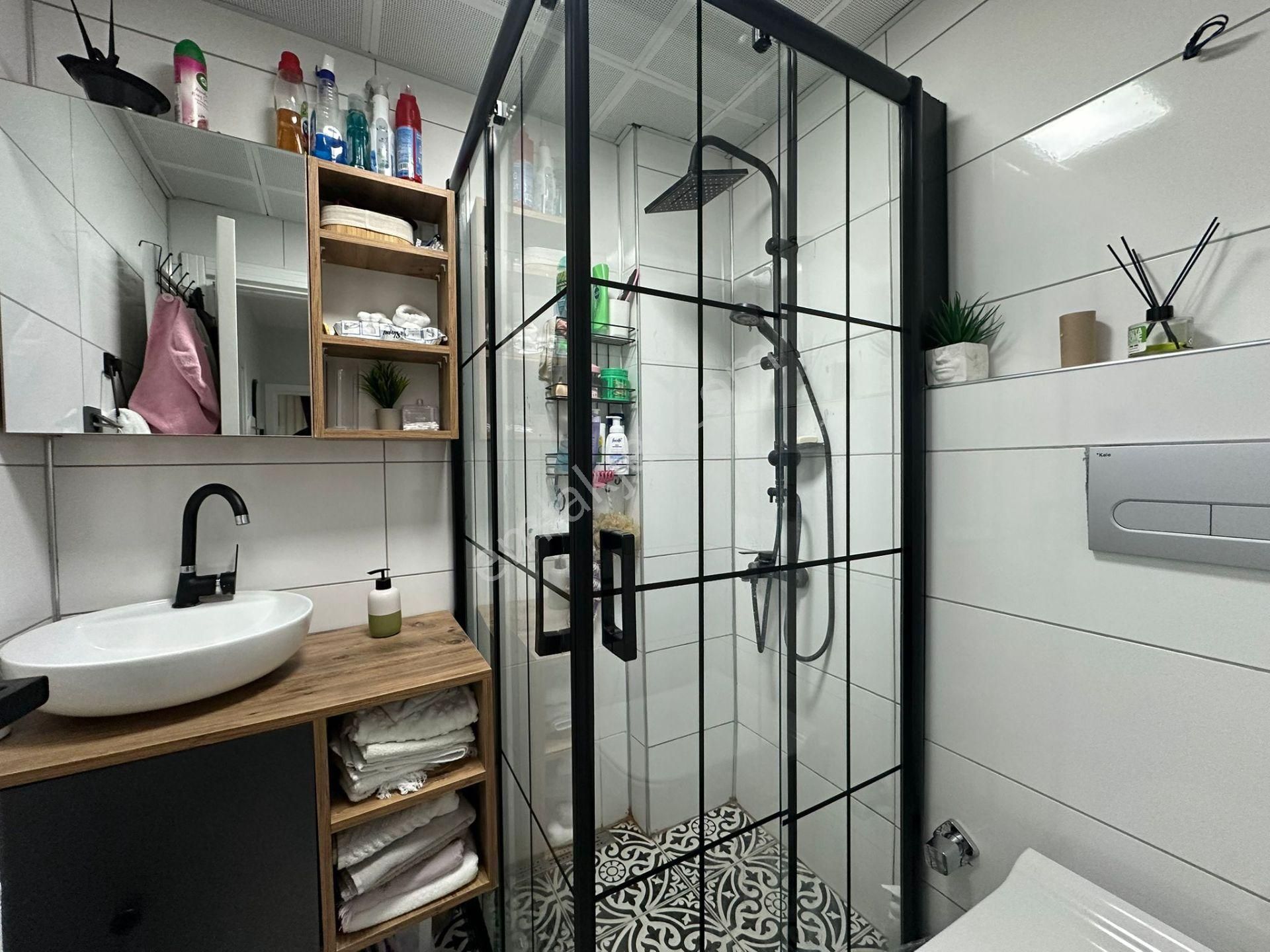 Sütlüce'de Köşe Bina Kaçırılmayacak Fırsat Bakımlı Masrafsız 2+1 - Görsel 14