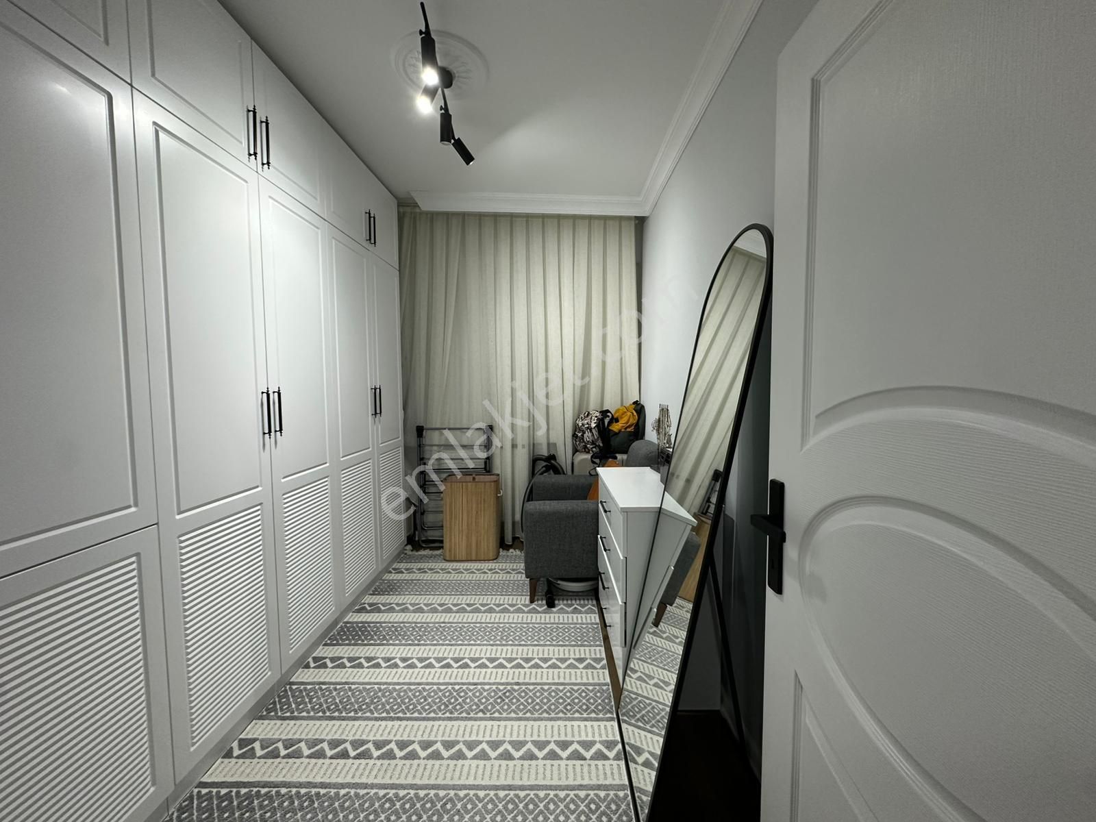 Sütlüce'de Köşe Bina Kaçırılmayacak Fırsat Bakımlı Masrafsız 2+1 - Görsel 18