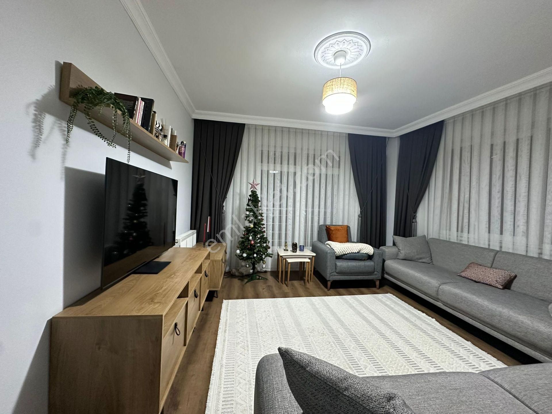 Sütlüce'de Köşe Bina Kaçırılmayacak Fırsat Bakımlı Masrafsız 2+1 - Görsel 5