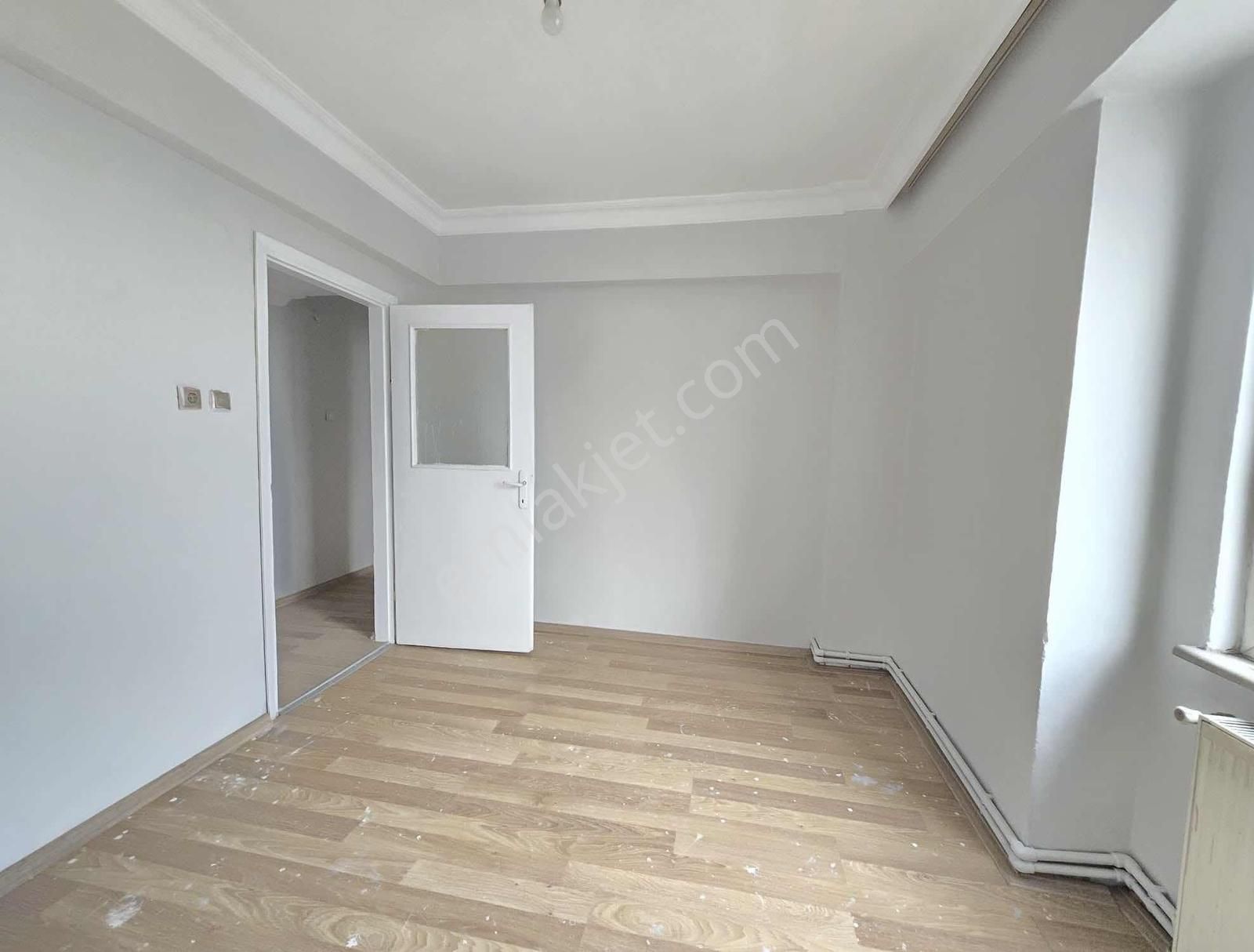 Tuğra'dan Atatürk Bulvarında Ara Kat Asansörlü 2+1 Kiralık Daire - Görsel 10