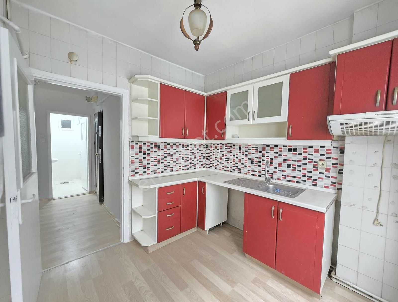 Tuğra'dan Atatürk Bulvarında Ara Kat Asansörlü 2+1 Kiralık Daire - Görsel 1