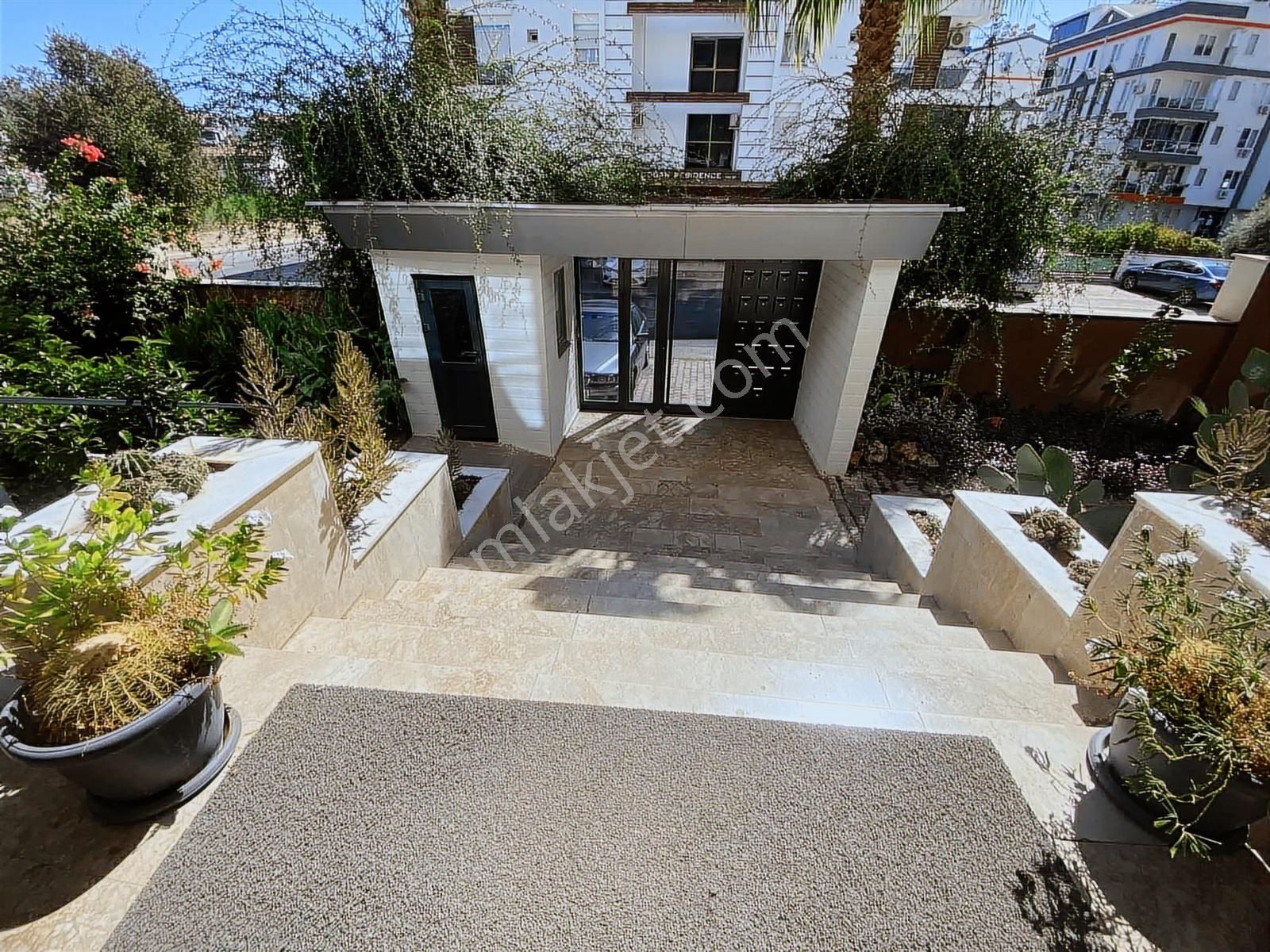 Konyaaltı Hurma'da Katta Satılık 1+1 Havuzlu Daire - Görsel 9