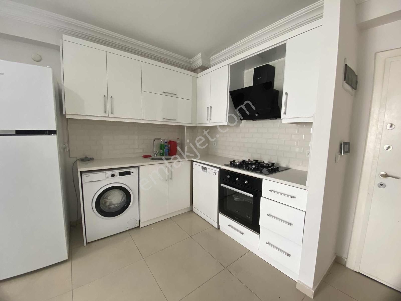 Konyaaltı Hurma'da Katta Satılık 1+1 Havuzlu Daire