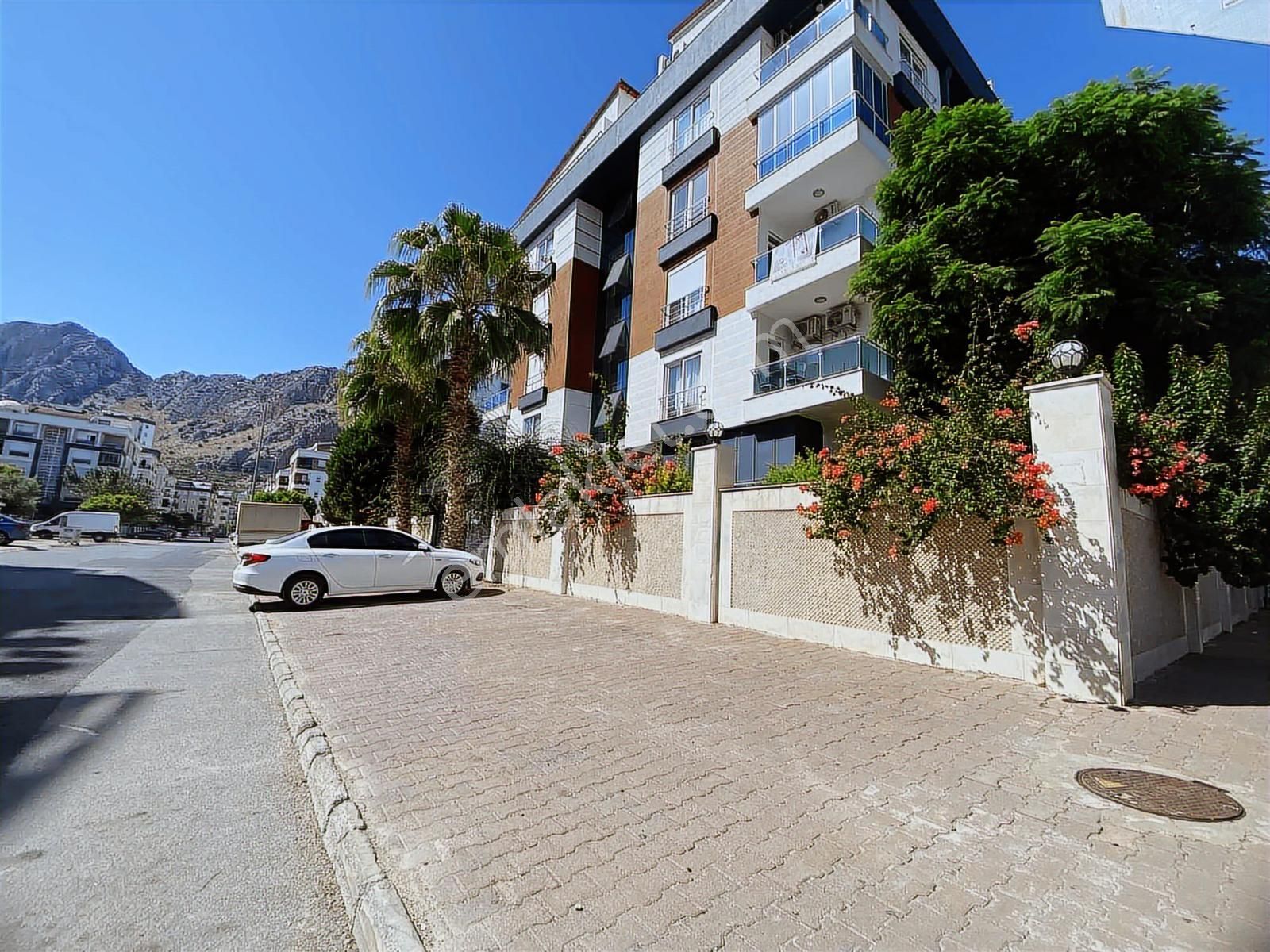 Konyaaltı Hurma'da Katta Satılık 1+1 Havuzlu Daire - Görsel 11