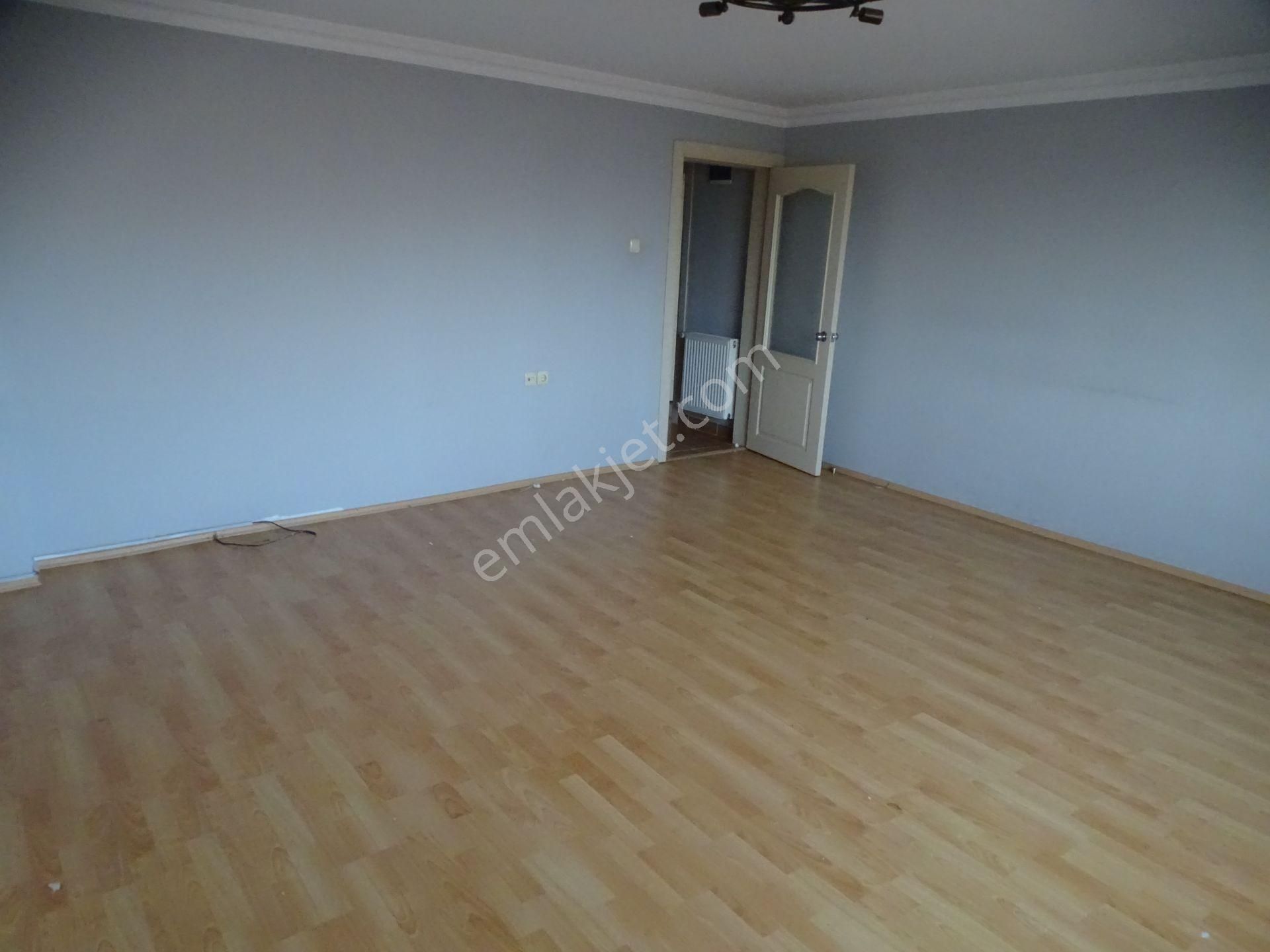 İstinye 'de İstinye Parka Yakın Ulaşımı Kolay Mahallede 2+1 Kombili Daire - Görsel 2