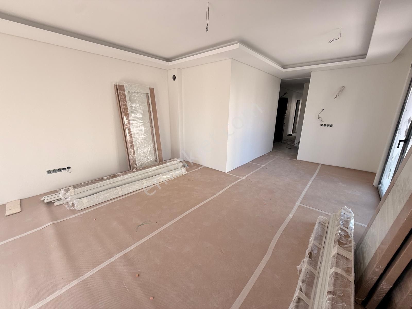 Utkudan Suadiyede Balkonlu Oturuma Hazır Sıfır Binada 2+1 Daire - Görsel 15