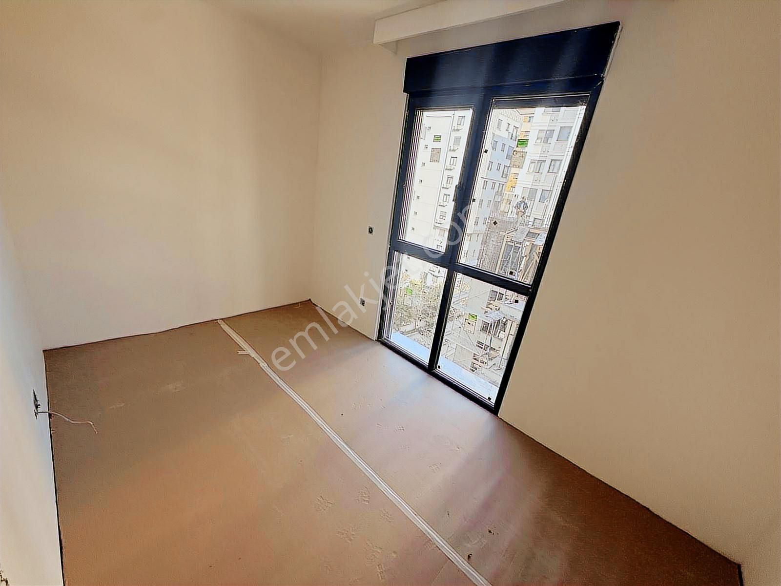 Utkudan Suadiyede Balkonlu Oturuma Hazır Sıfır Binada 2+1 Daire - Görsel 20