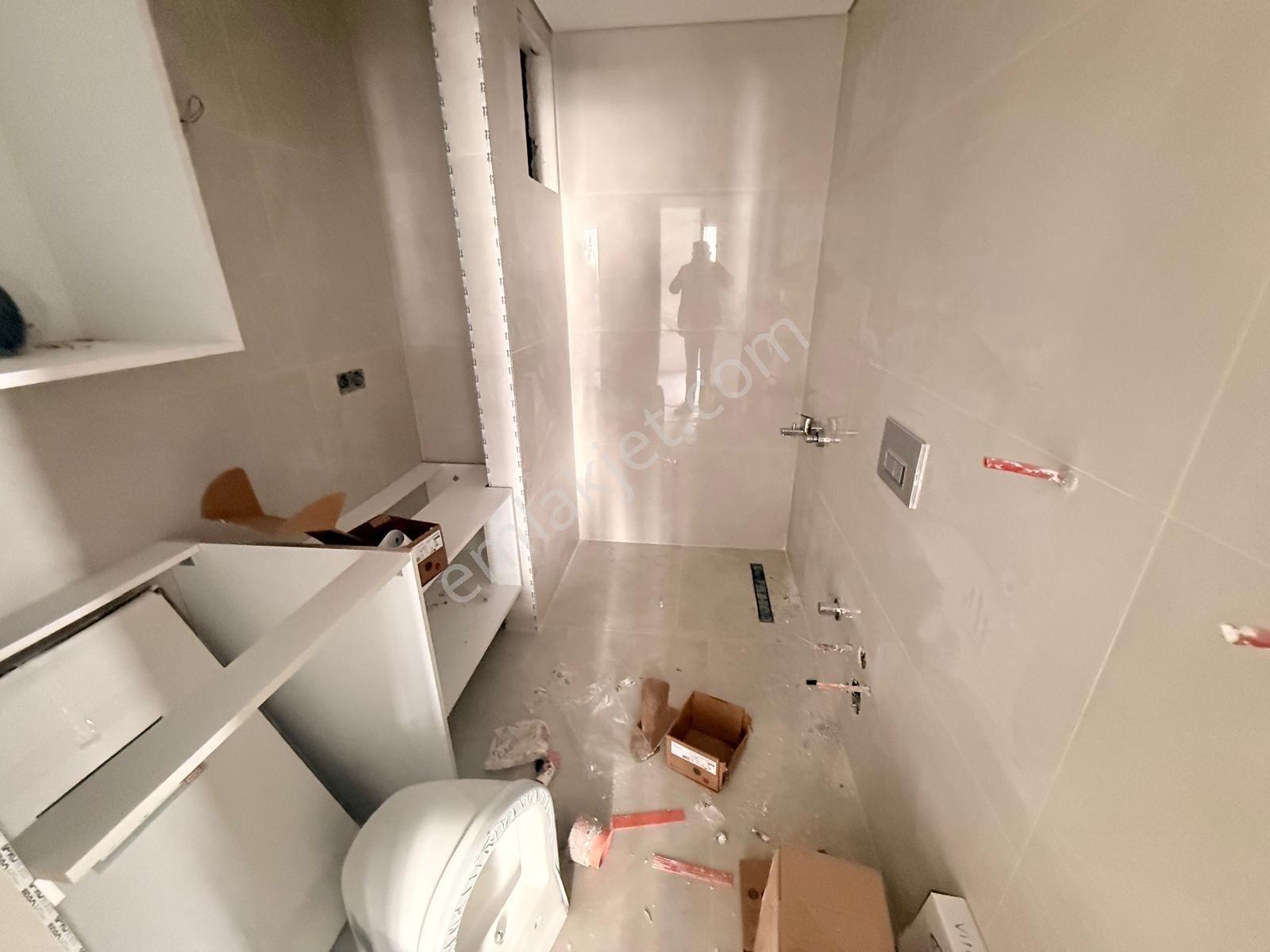 Utkudan Suadiyede Balkonlu Oturuma Hazır Sıfır Binada 2+1 Daire - Görsel 23