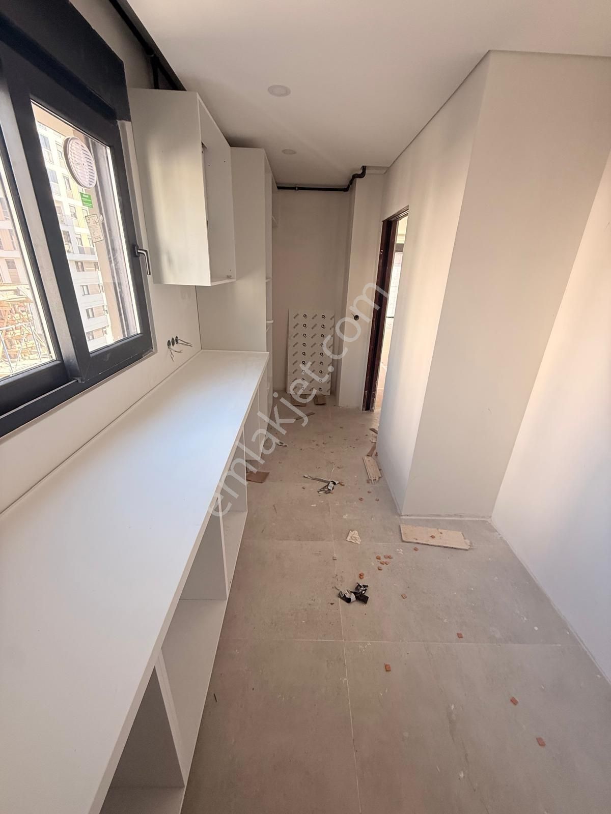 Utkudan Suadiyede Balkonlu Oturuma Hazır Sıfır Binada 2+1 Daire - Görsel 23