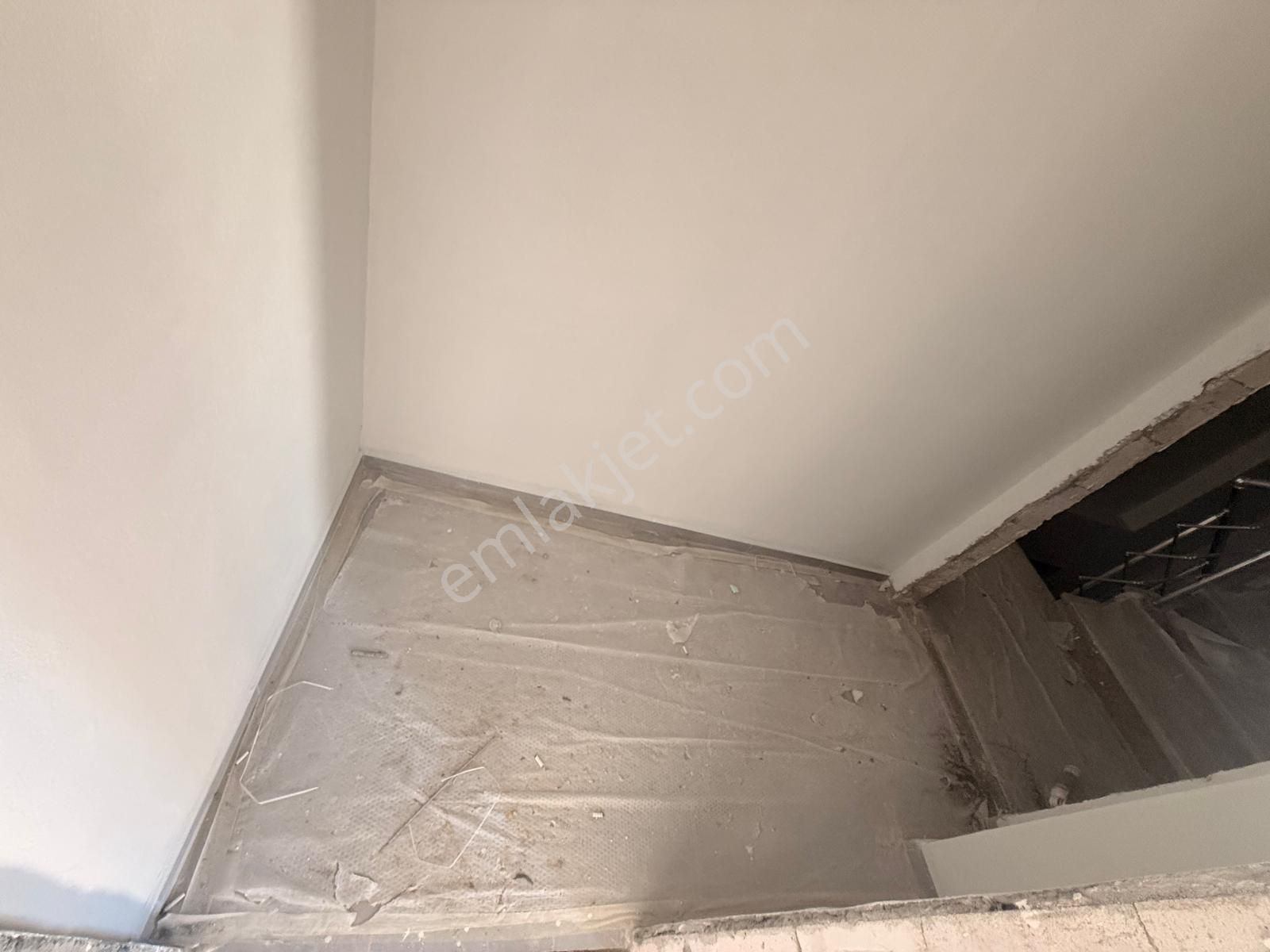 Utkudan Suadiyede Balkonlu Oturuma Hazır Sıfır Binada 2+1 Daire - Görsel 18