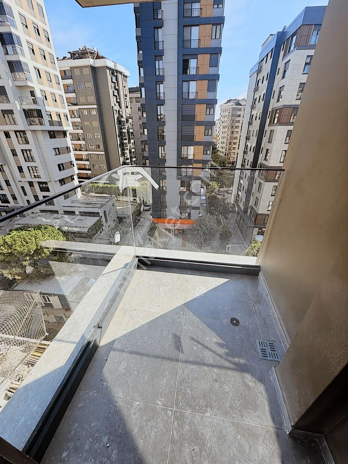 Utkudan Suadiyede Balkonlu Oturuma Hazır Sıfır Binada 2+1 Daire - Görsel 27