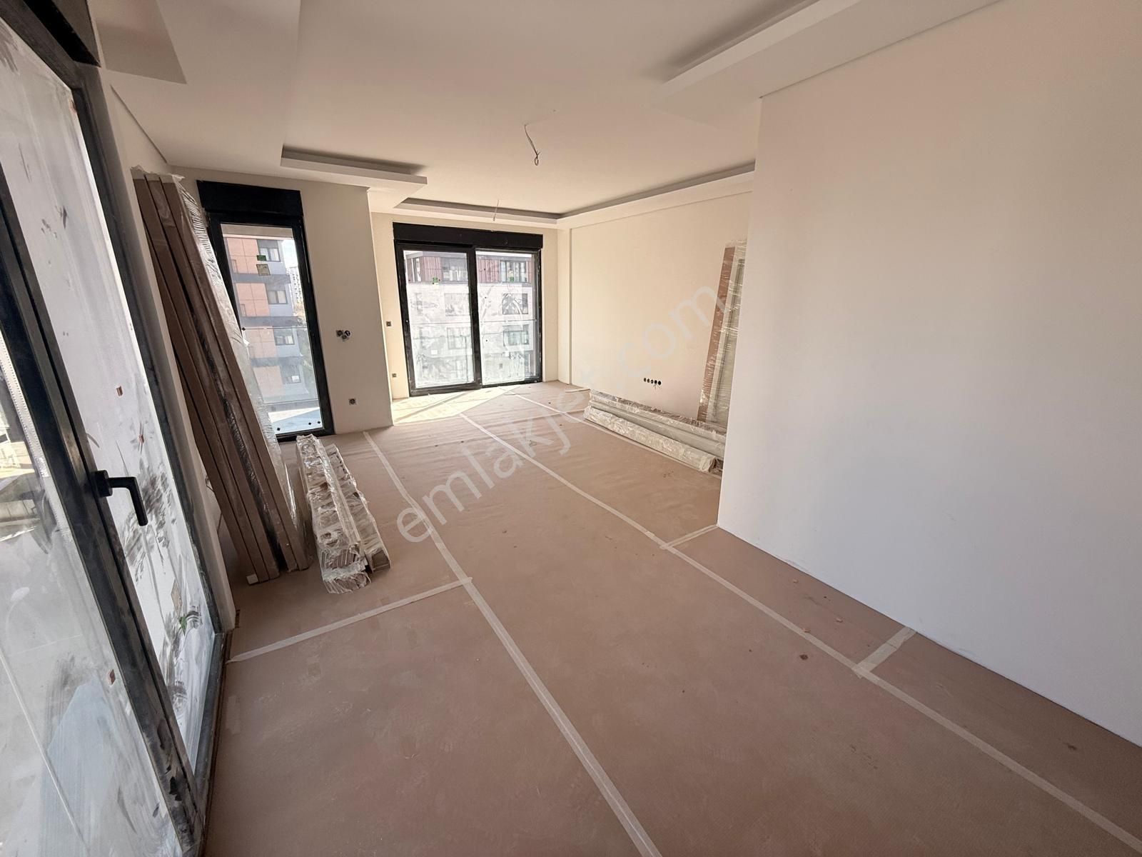 Utkudan Suadiyede Balkonlu Oturuma Hazır Sıfır Binada 2+1 Daire - Görsel 10