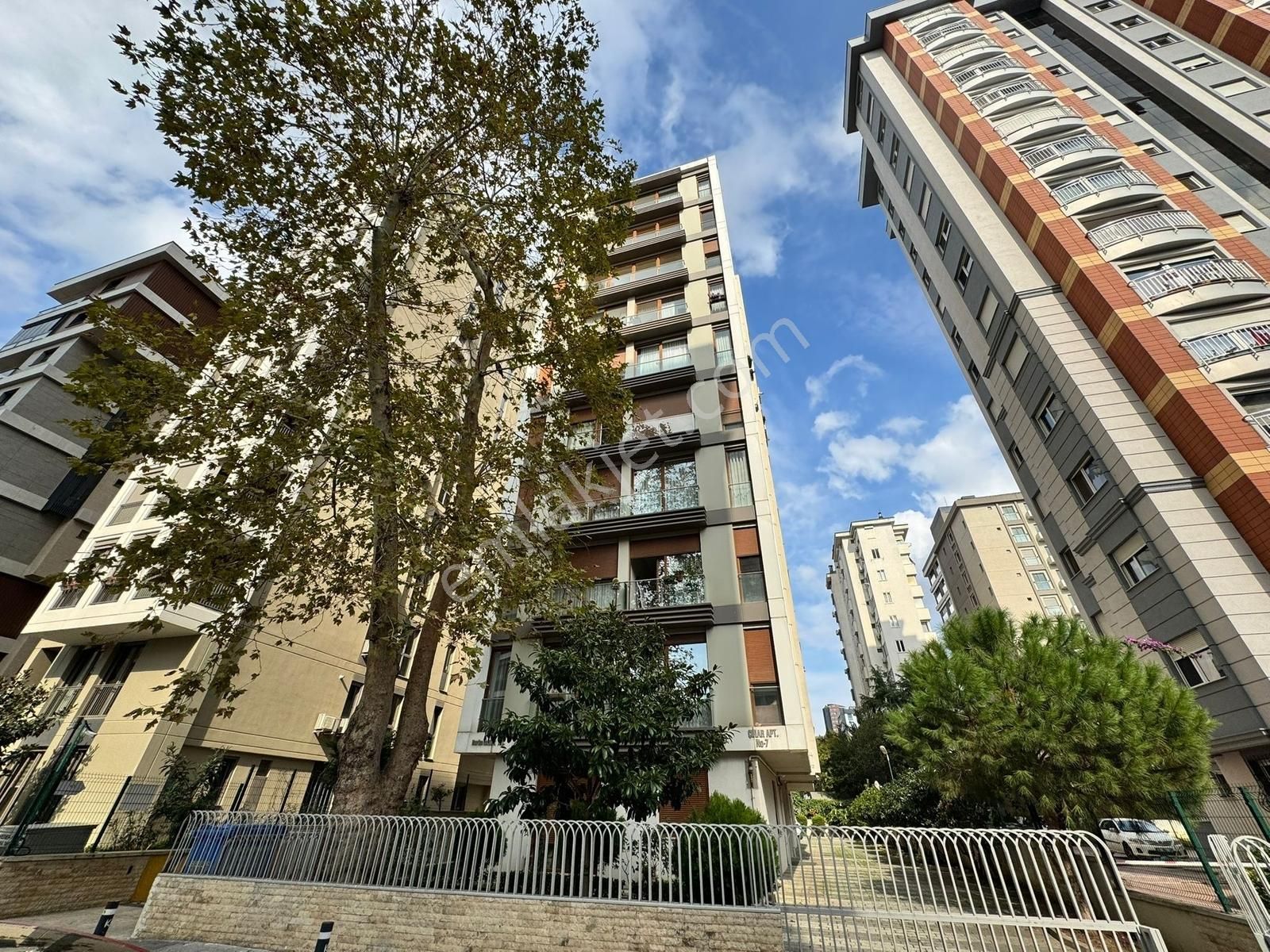 Utkudan Caddebostanda 60.yıl Parkına Yakın 135 M2 Satılık 3+1