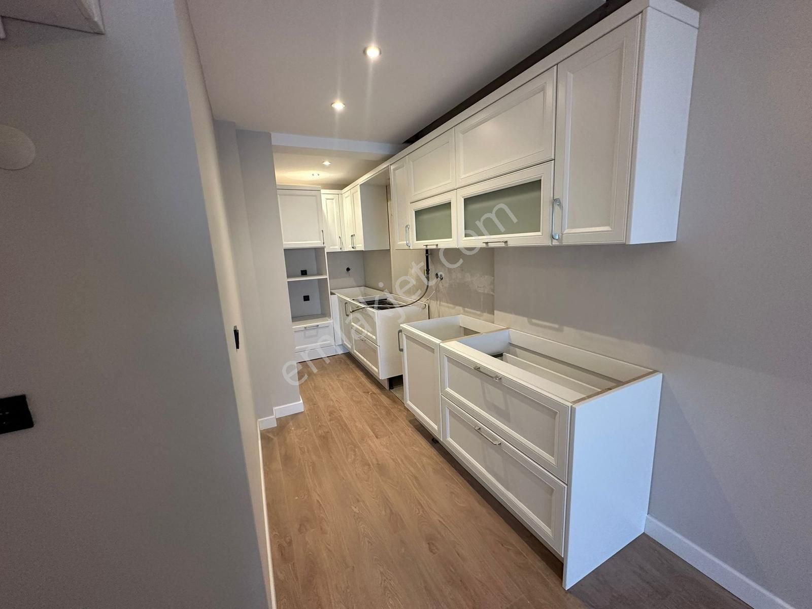 Üsküdar Altunizade 4+2 Dublex Daire Deniz Manzaralı - Görsel 3