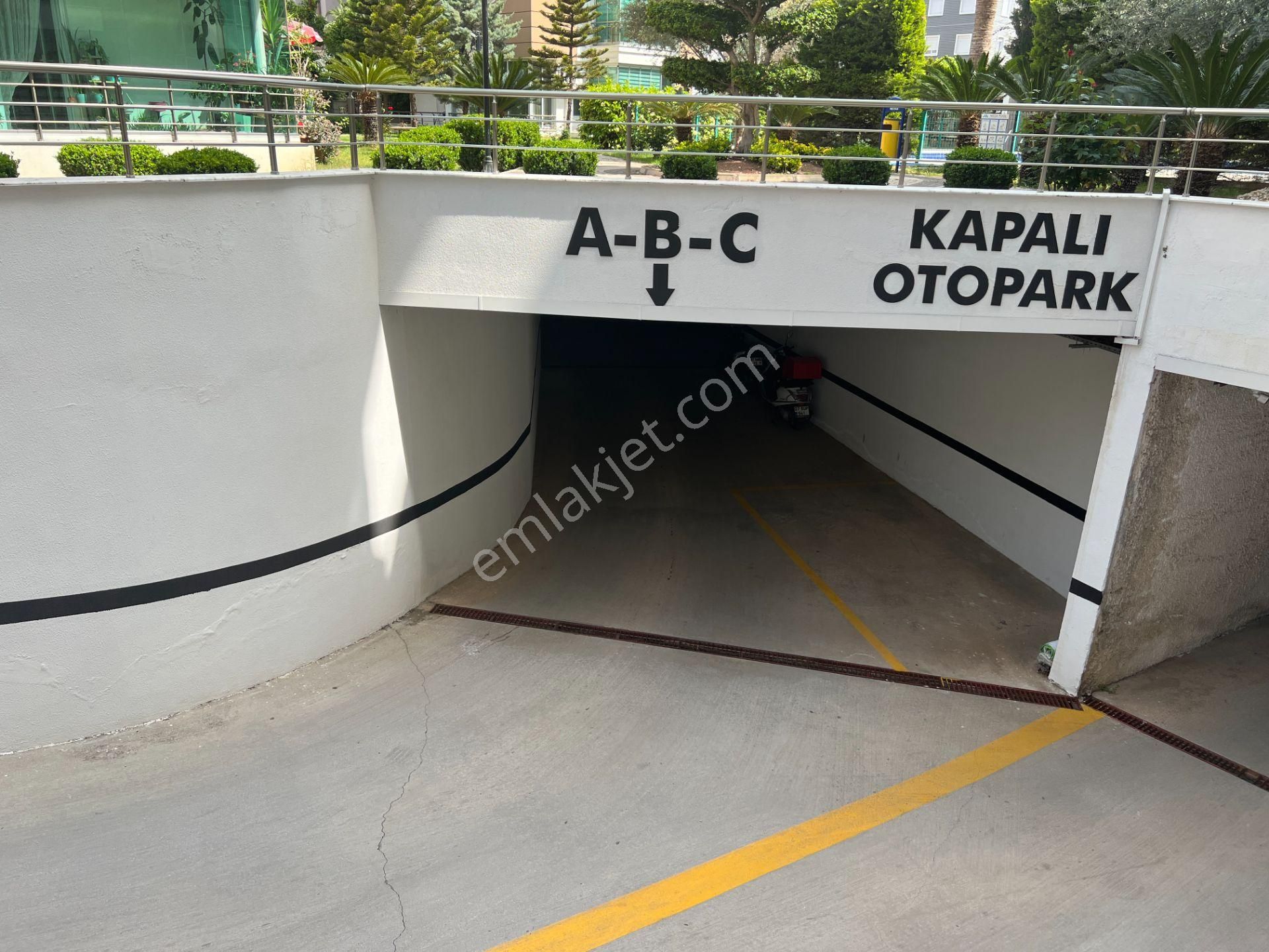 Merkezde Lüks Sitede Katta Çok Geniş Ebeveyn Banyolu 2+1 - Görsel 34