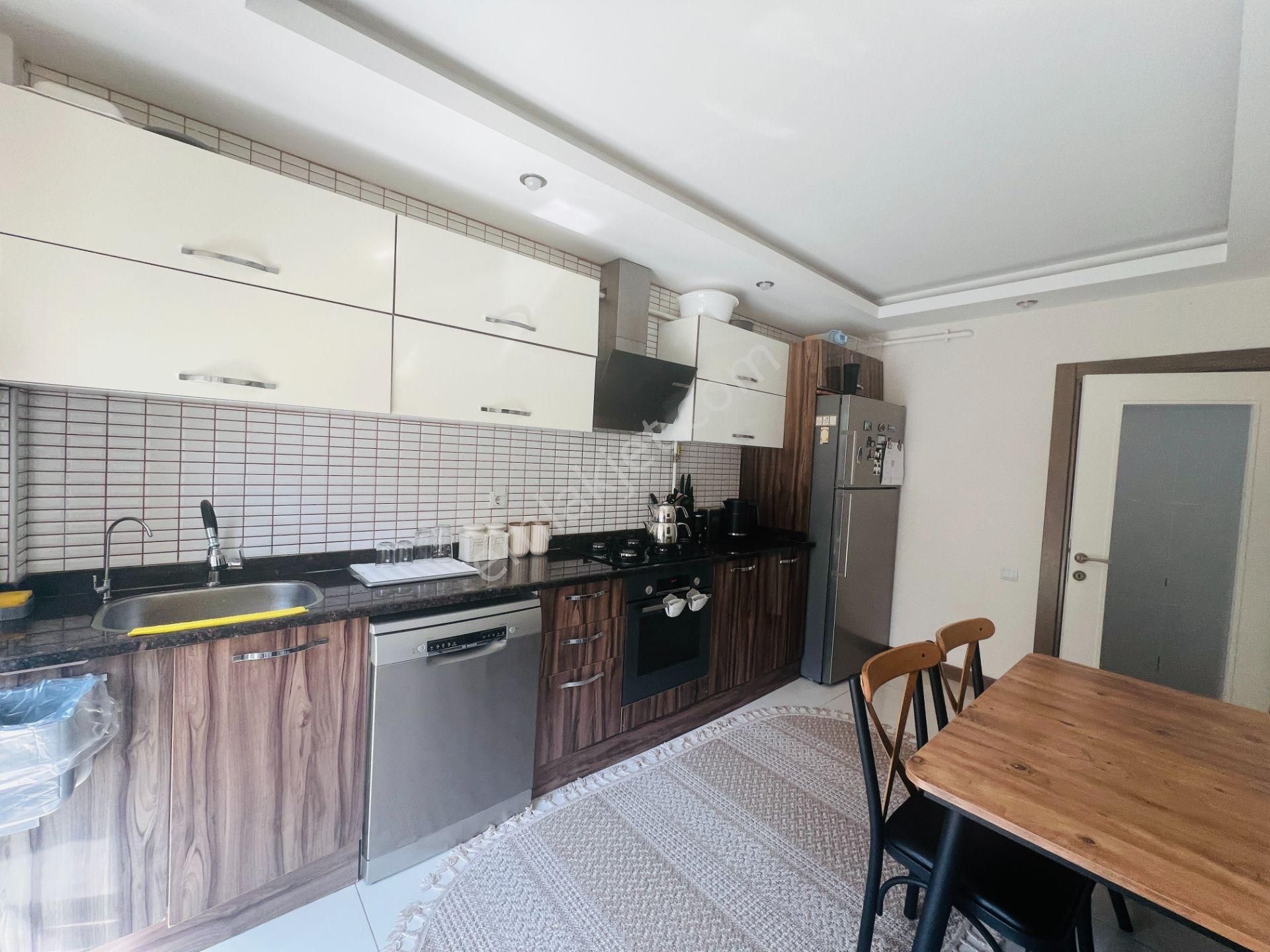 Merkezde Lüks Sitede Katta Çok Geniş Ebeveyn Banyolu 2+1 - Görsel 16