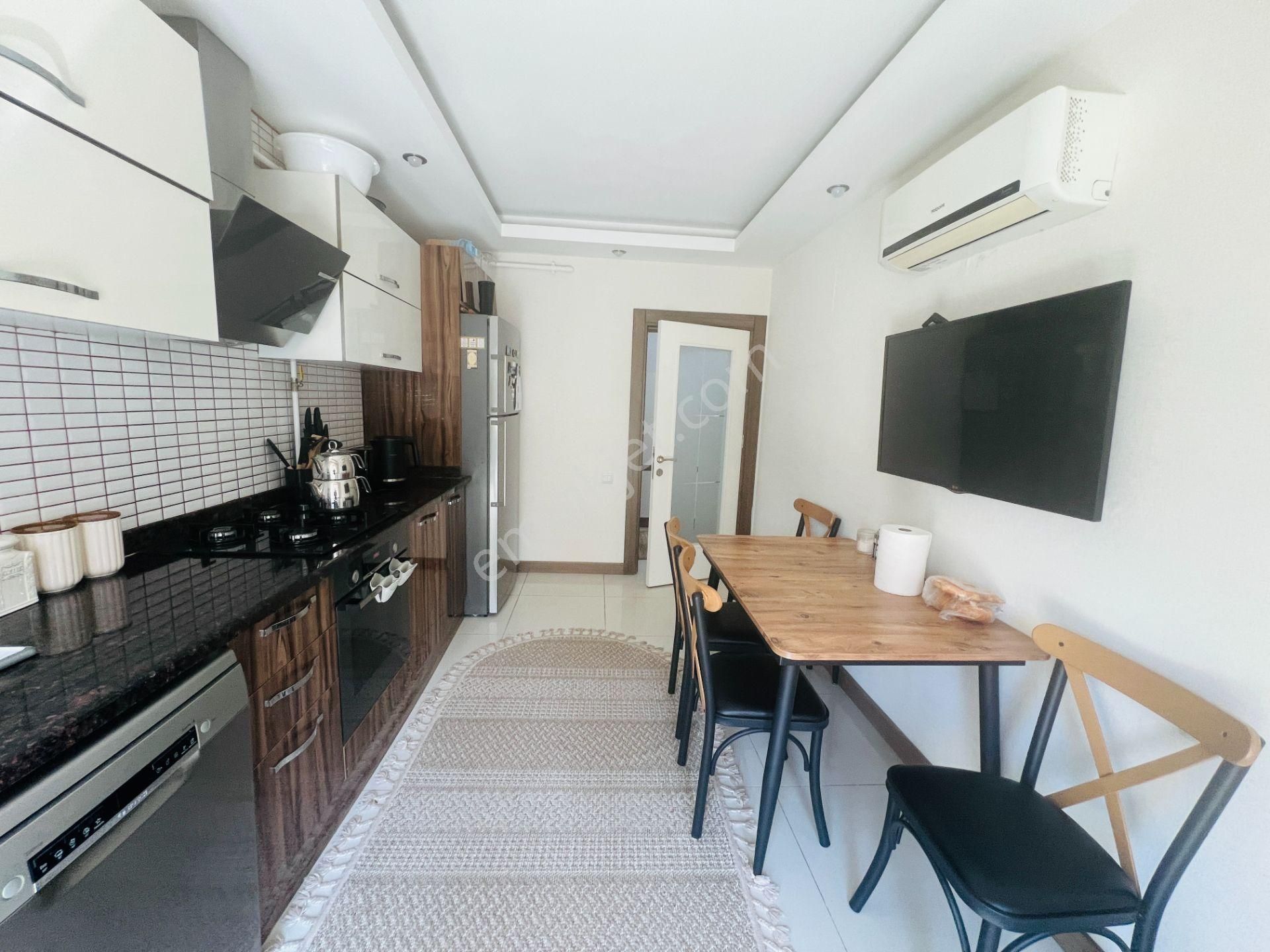 Merkezde Lüks Sitede Katta Çok Geniş Ebeveyn Banyolu 2+1 - Görsel 18