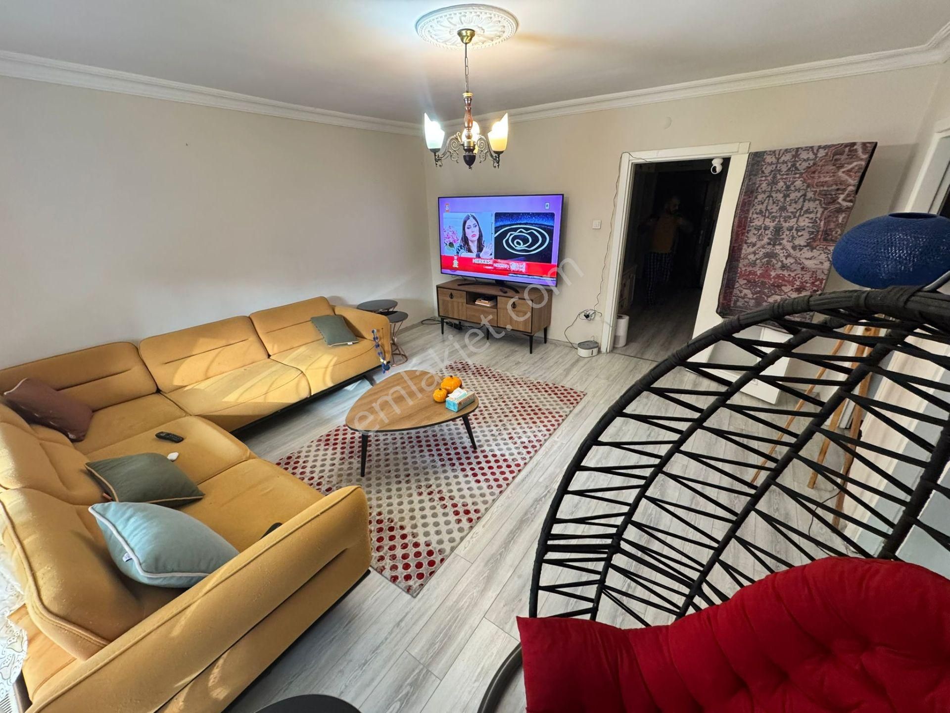 İncirli Lisesi Karşısı Cd. İki Bina Mükemmel Lokasyon 3+1 Full