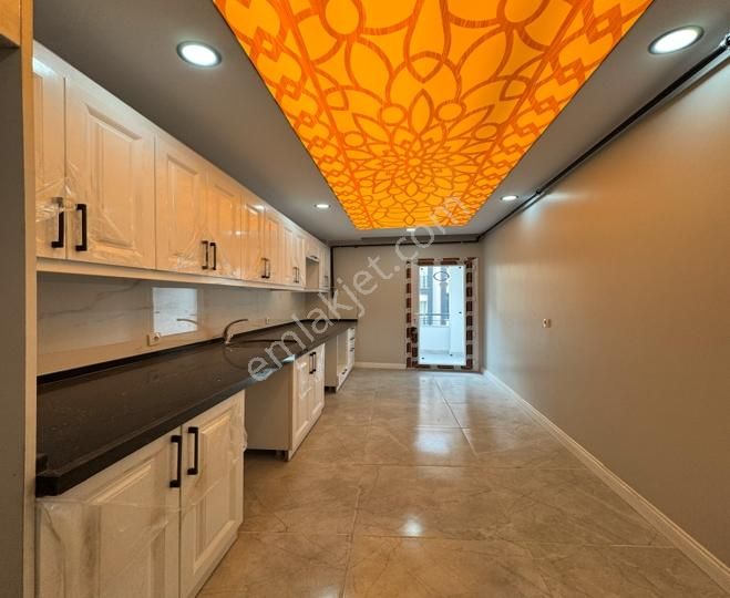 Metrobüse 5 Dakika Yürüme Mesafesinde Sıfır 2+1!!! - Görsel 9