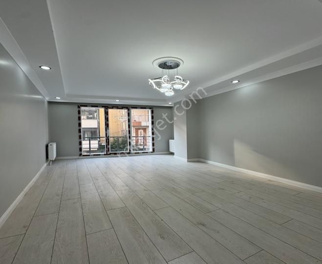 Metrobüse 5 Dakika Yürüme Mesafesinde Sıfır 2+1!!! - Görsel 4