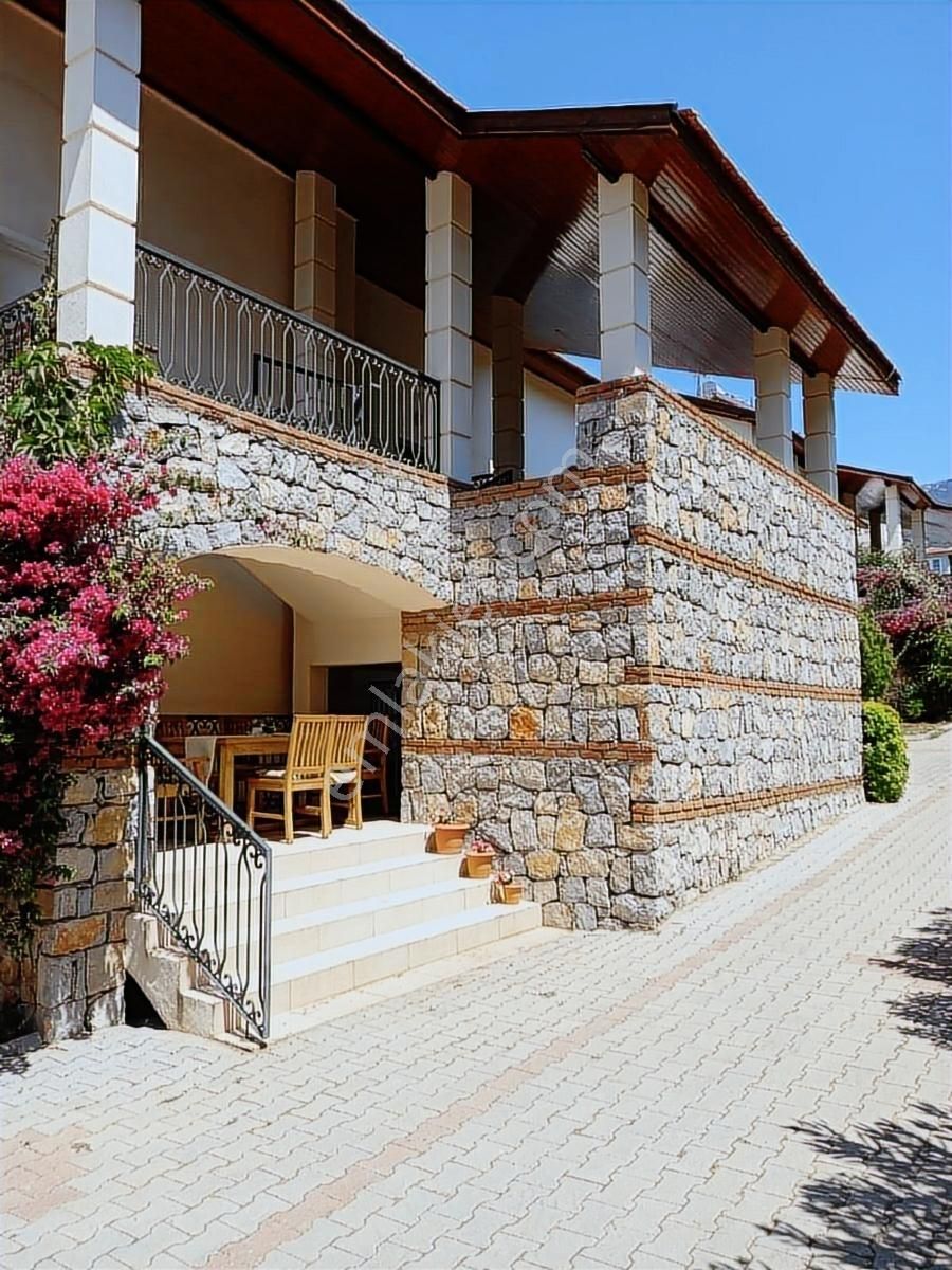 Fethiye Ölüdenizde Ovacik Mahallesi'nde Satılık 2+1 Havuzlu Dair