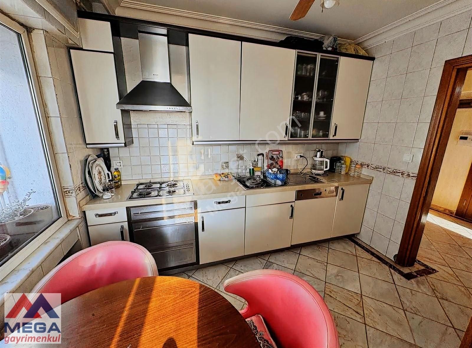 Mega'dan Kalamış Da 150 M2 3+1 Deniz Manzaralı Balkonlu Fırsat - Görsel 7