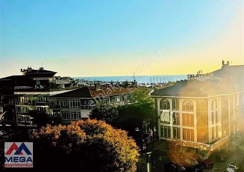 Mega'dan Kalamış Da 150 M2 3+1 Deniz Manzaralı Balkonlu Fırsat