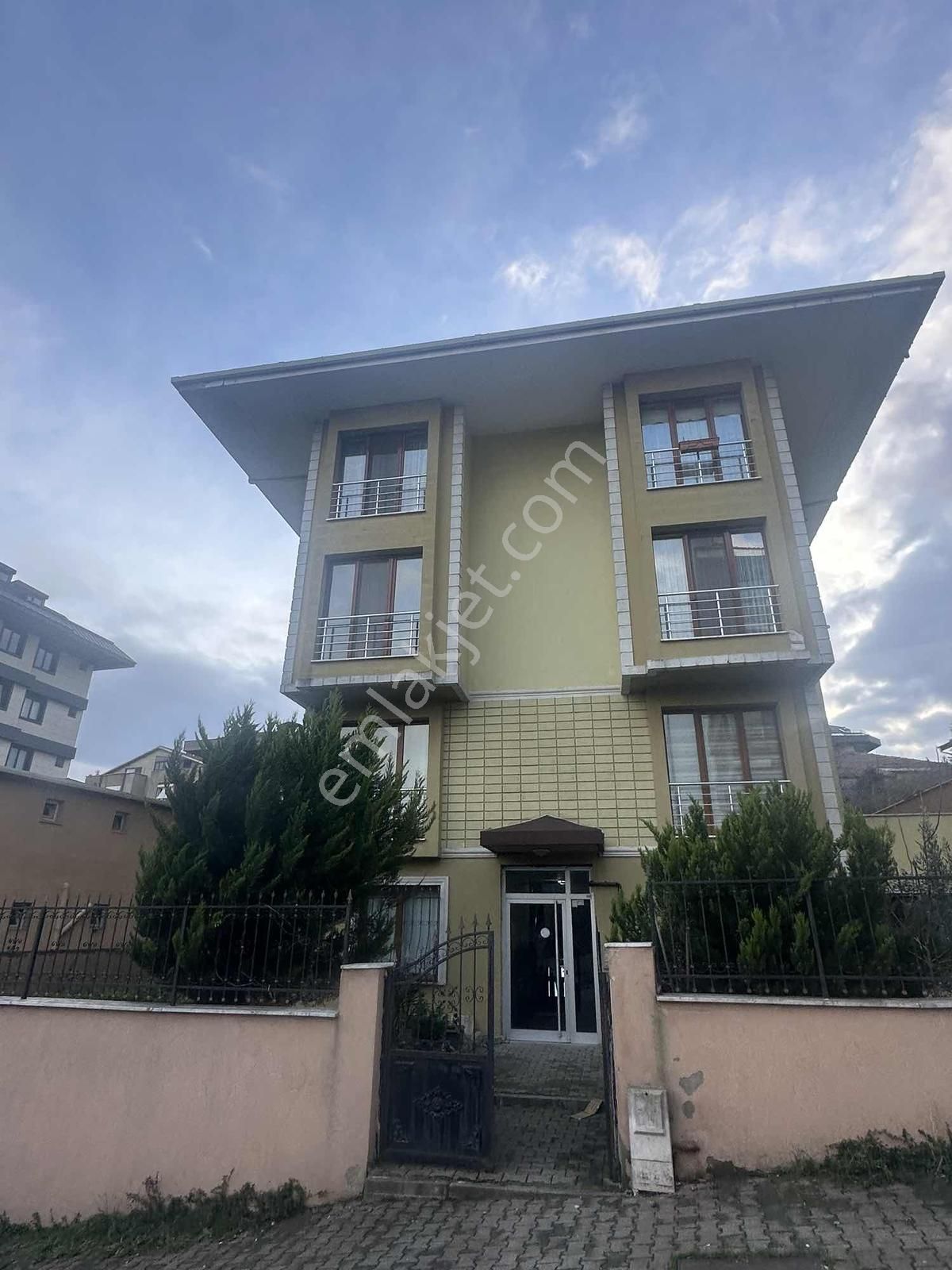 Realist Gayrimenkul Den Kiralık 2+1 Daire