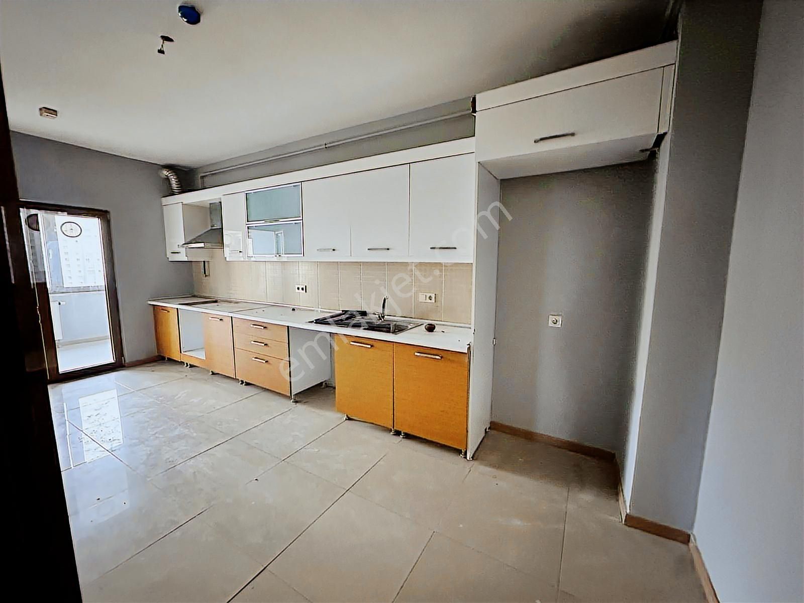 Alemdağ Emlak Konutları 4+1 Havuz Manzaralı Daire - Görsel 24