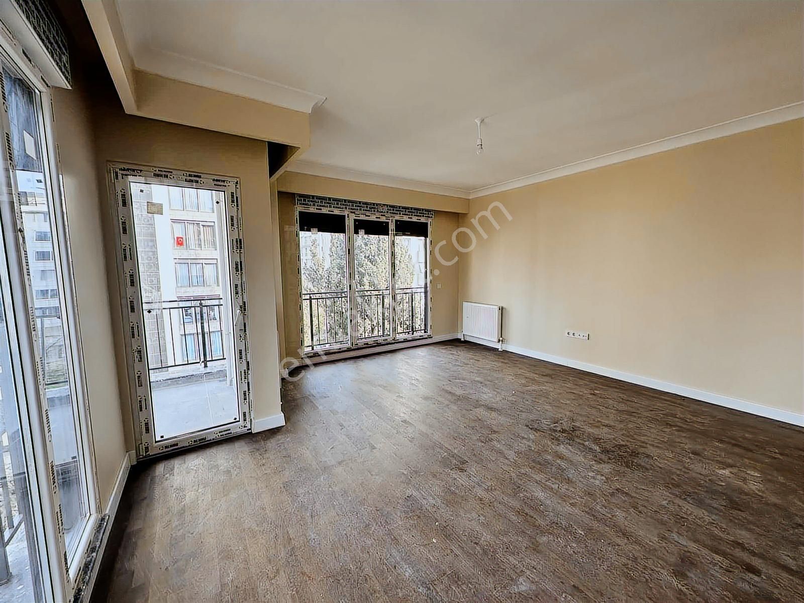 Erenköy Taşmektep Sokakta Aydınlık Balkonlu Satılık Daire - Görsel 8