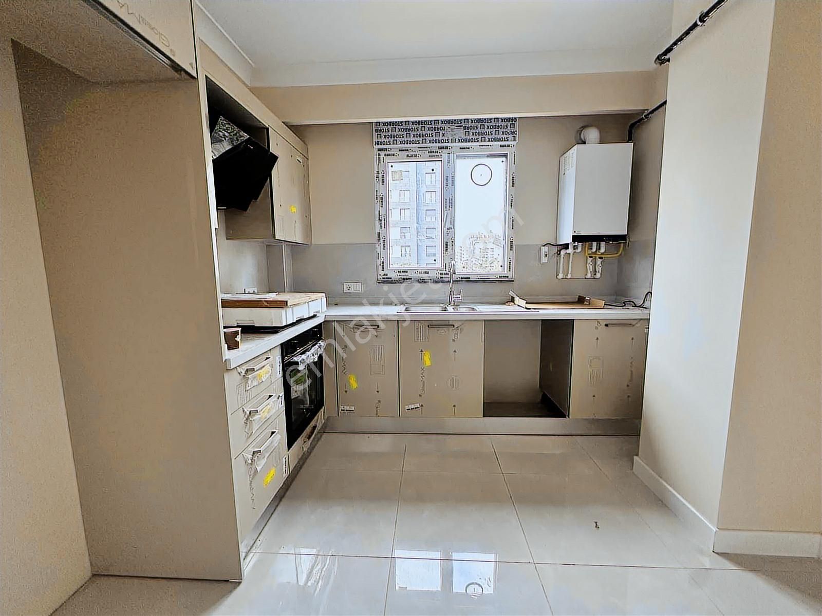 Erenköy Taşmektep Sokakta Aydınlık Balkonlu Satılık Daire - Görsel 6