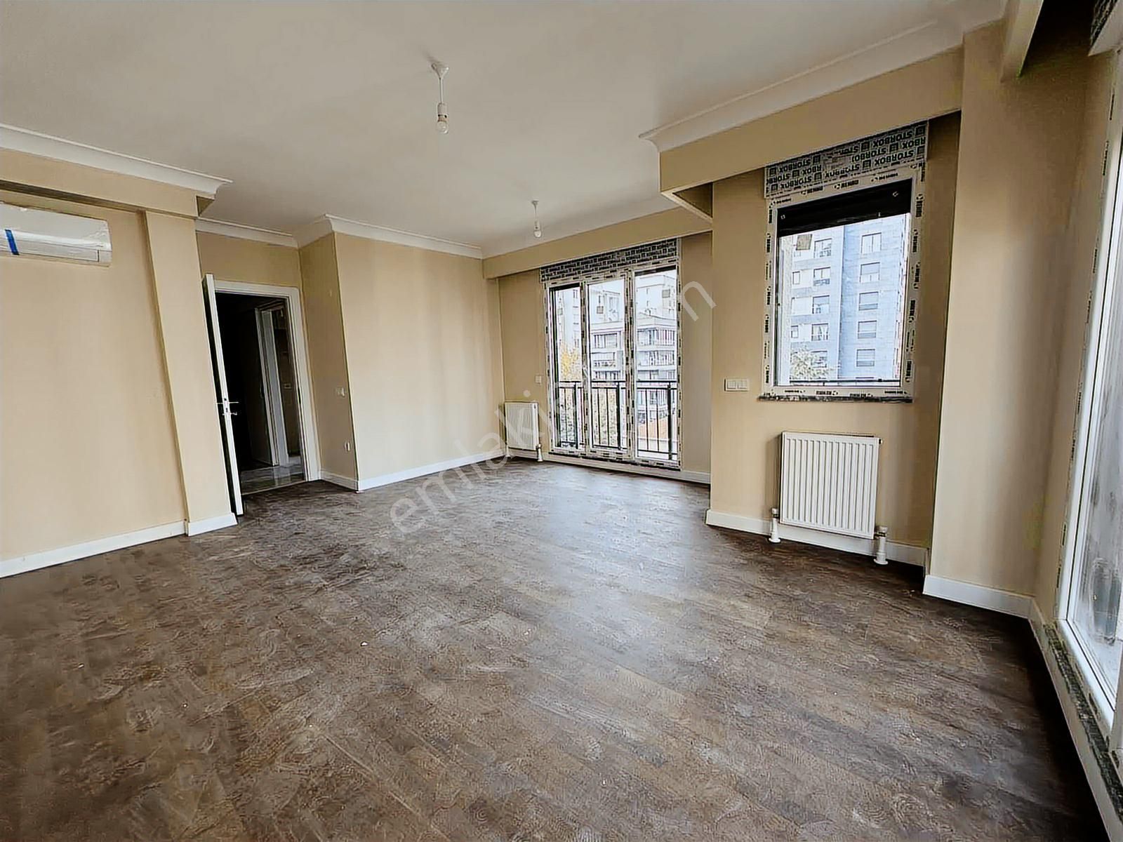 Erenköy Taşmektep Sokakta Aydınlık Balkonlu Satılık Daire - Görsel 21